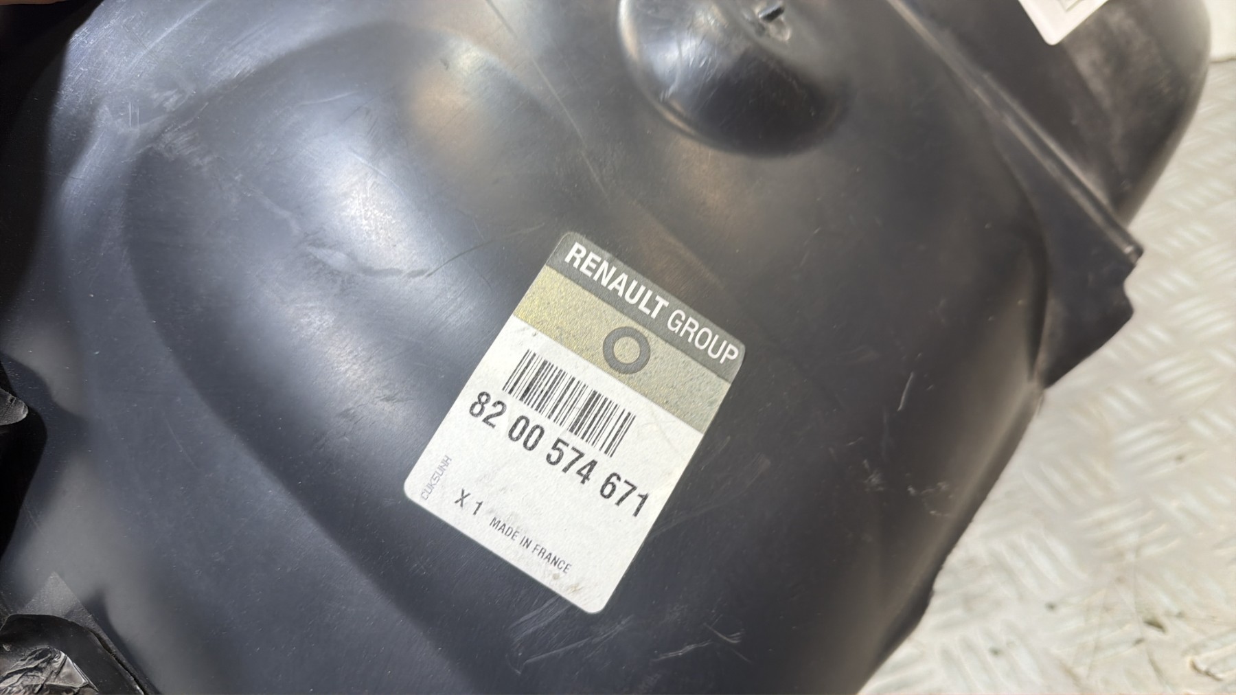 Pare boue arriere gauche RENAULT ESPACE 4 PHASE 1 – 8200574671