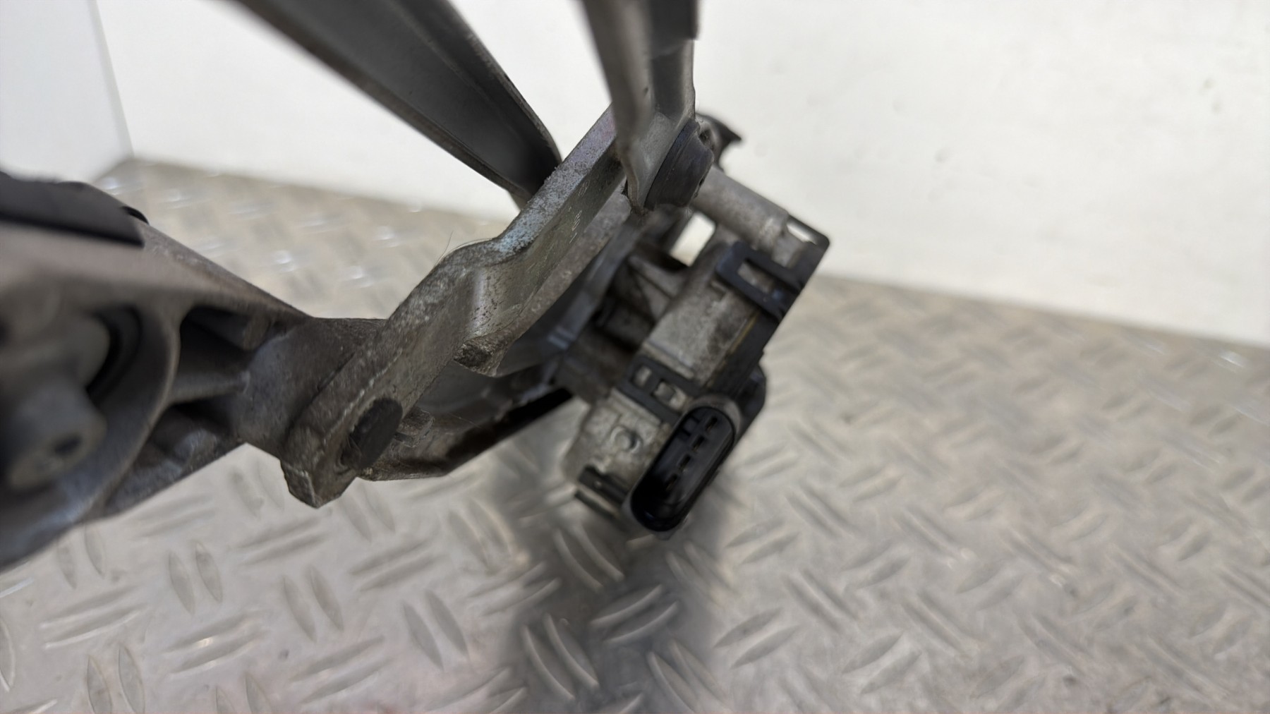 Moteur essuie glace avant FORD FOCUS 2 PHASE 2 – 4M5117504AB