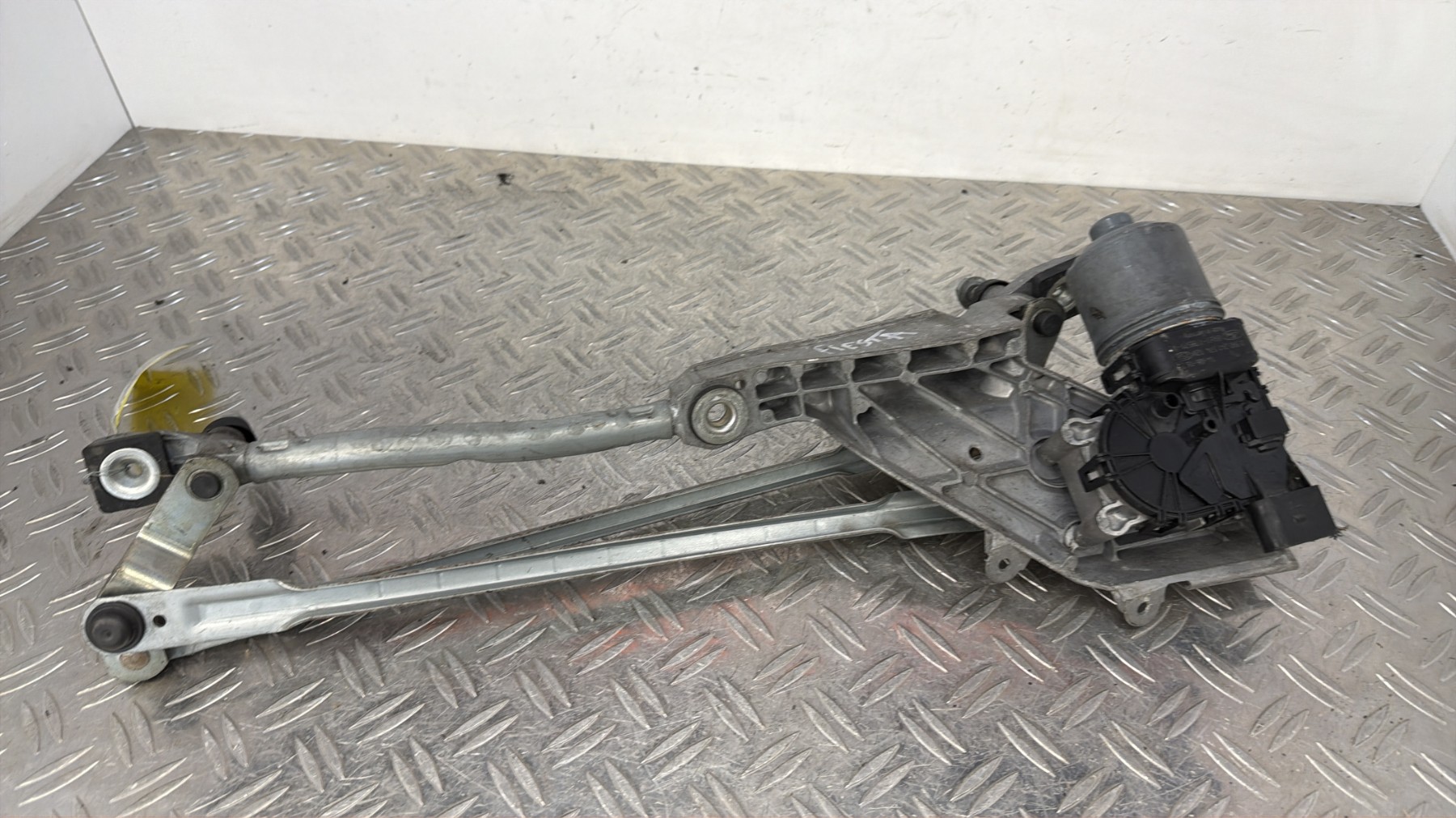 Moteur essuie glace avant FORD FIESTA 6 PHASE 1 – 8A6117500AG