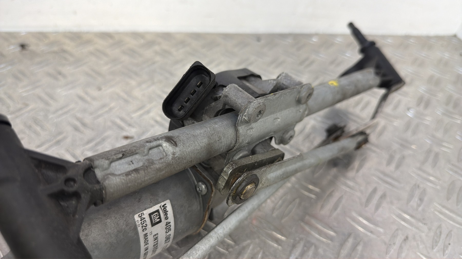 Moteur essuie glace avant OPEL CORSA D PHASE 1 – 367546129