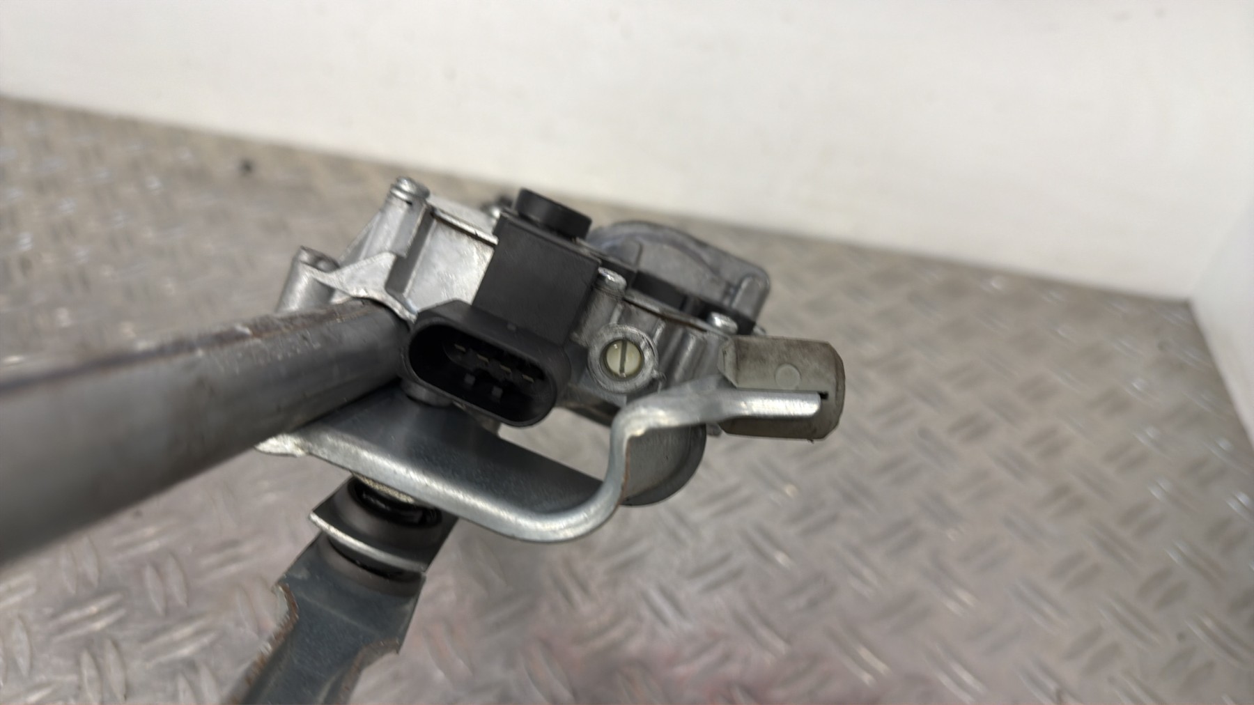 Moteur essuie glace avant BMW SERIE 1 E87 PHASE 2 – 719303601