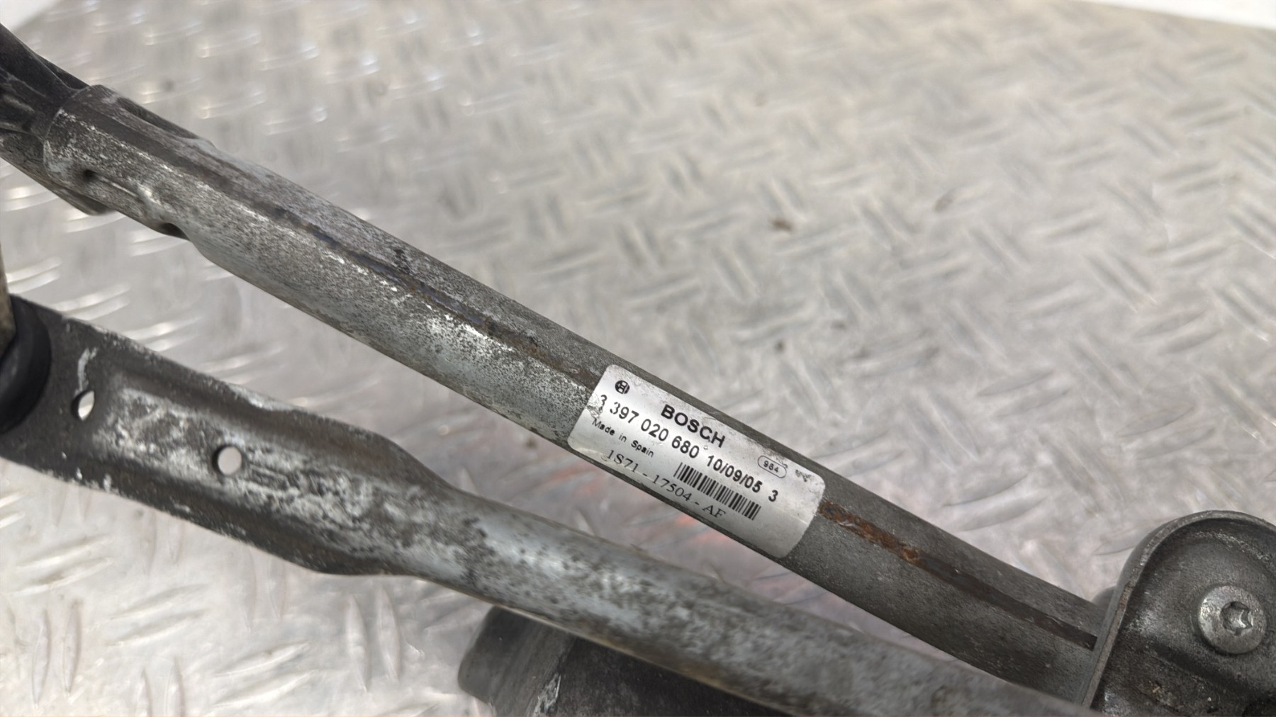 Moteur essuie glace avant FORD MONDEO 3 PHASE 1 BREAK – 1S7117504AF