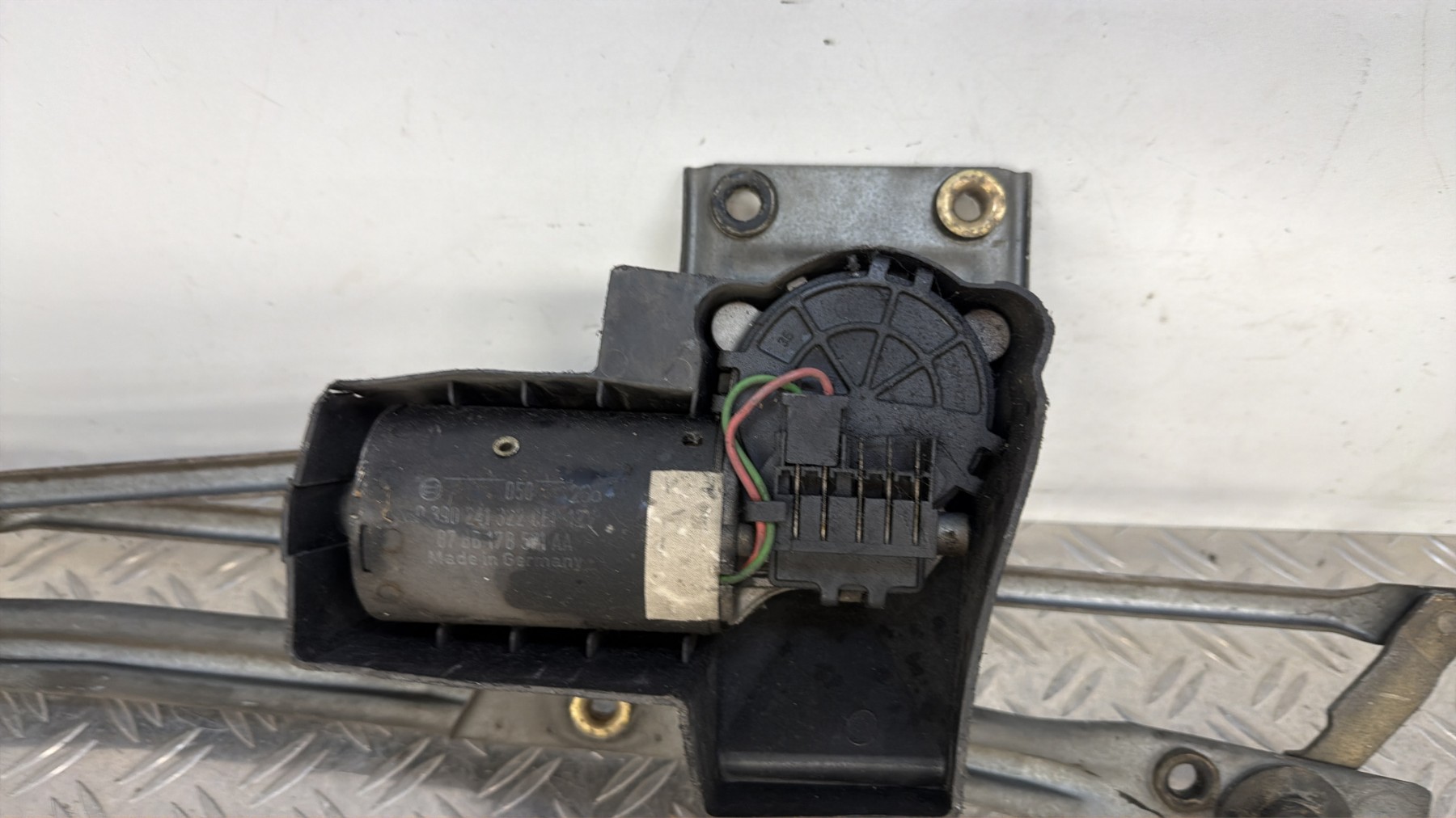 Moteur essuie glace avant FORD SIERRA PHASE 2 – 83BG17485AA