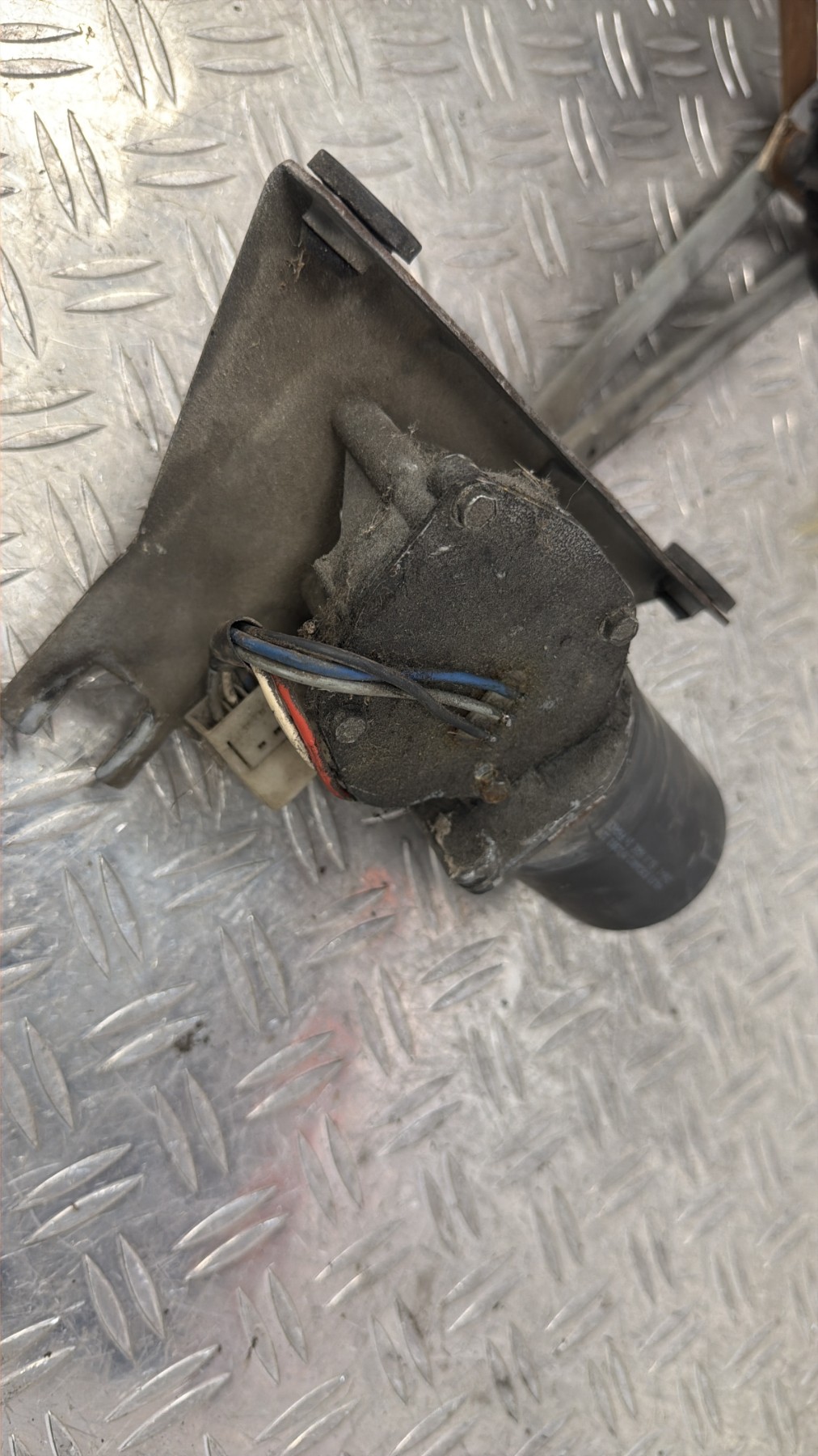 Moteur essuie glace avant PEUGEOT 205 PHASE 2 – 53536802