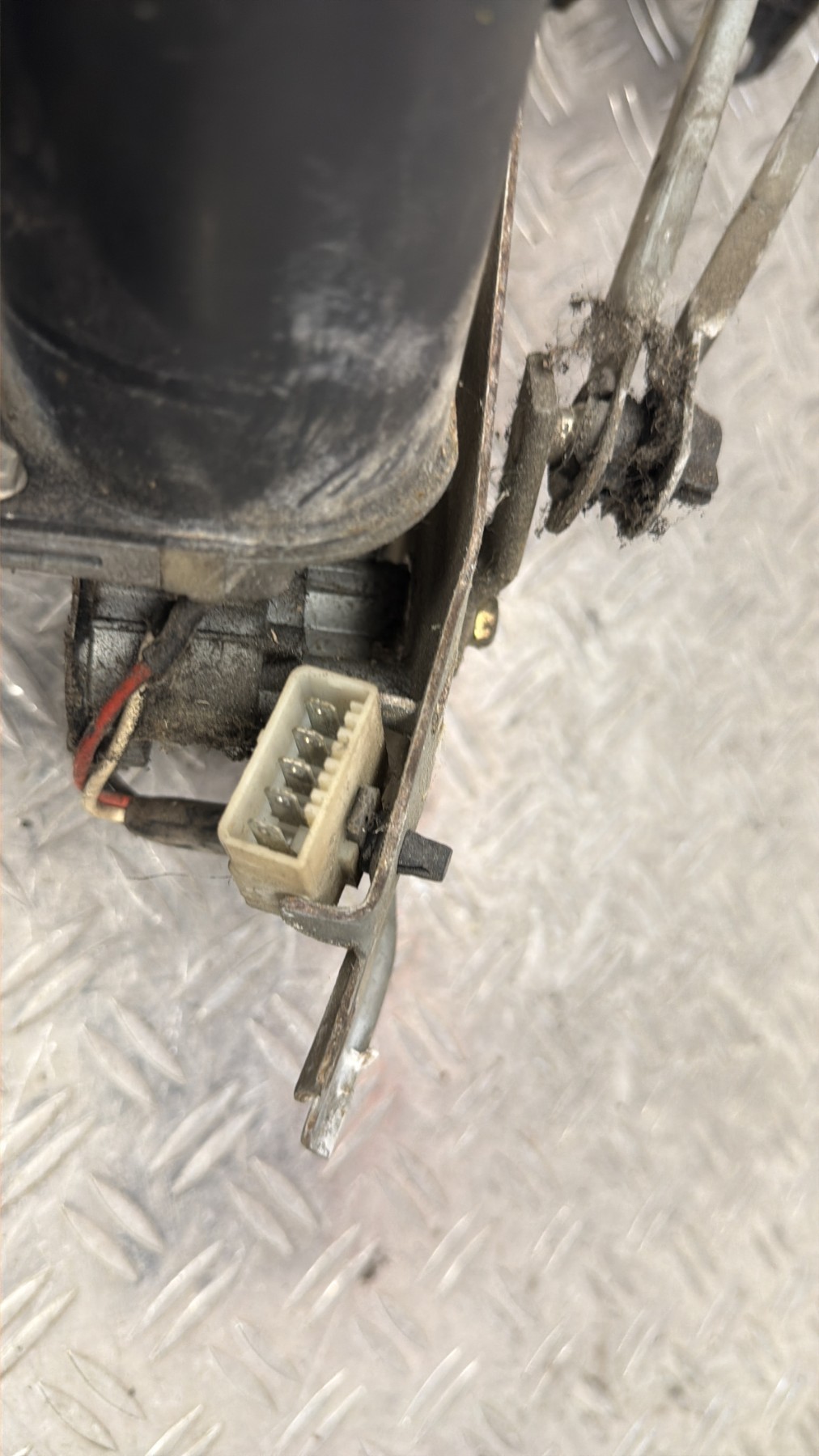 Moteur essuie glace avant PEUGEOT 205 PHASE 2 – 53536802