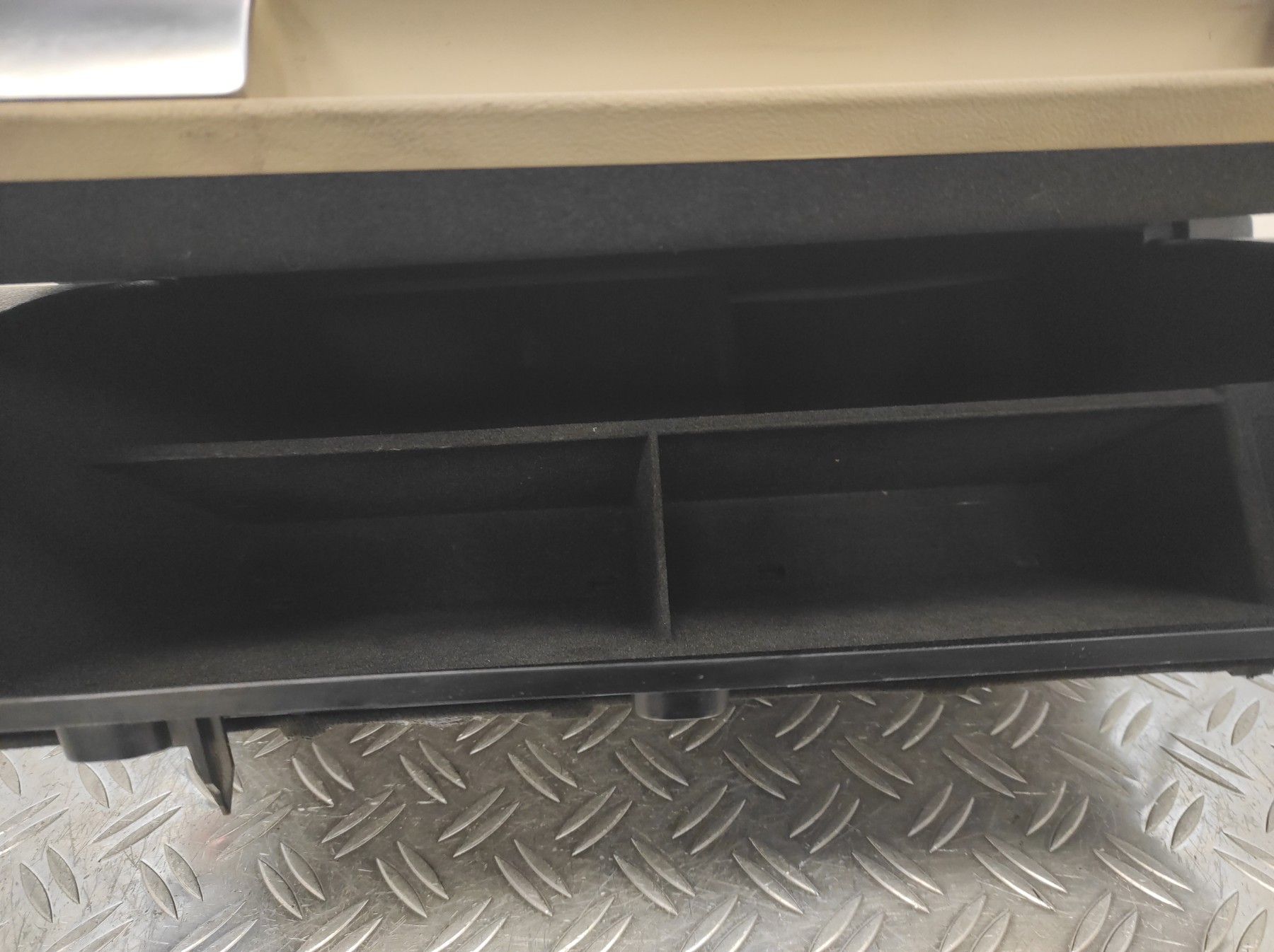 Boite a gants AUDI A3 2 SPORTBACK PHASE 1 – 8P1857035P6PS