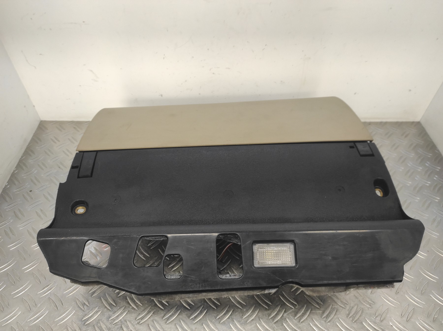 Boite a gants AUDI A3 2 SPORTBACK PHASE 1 – 8P1857035P6PS