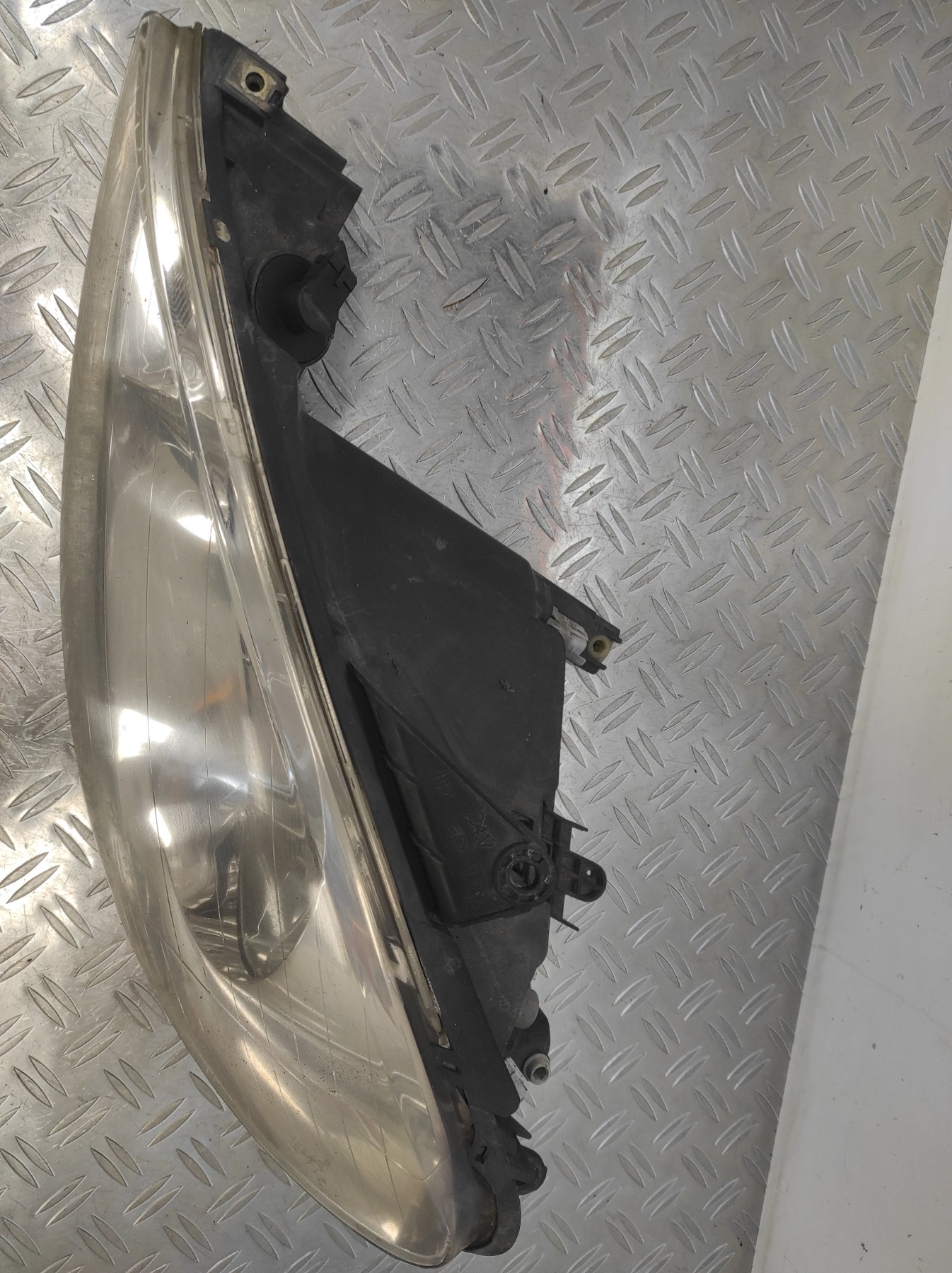 Optique avant principal gauche (feux)(phare) PEUGEOT 206 PHASE 2 – 00006204S9