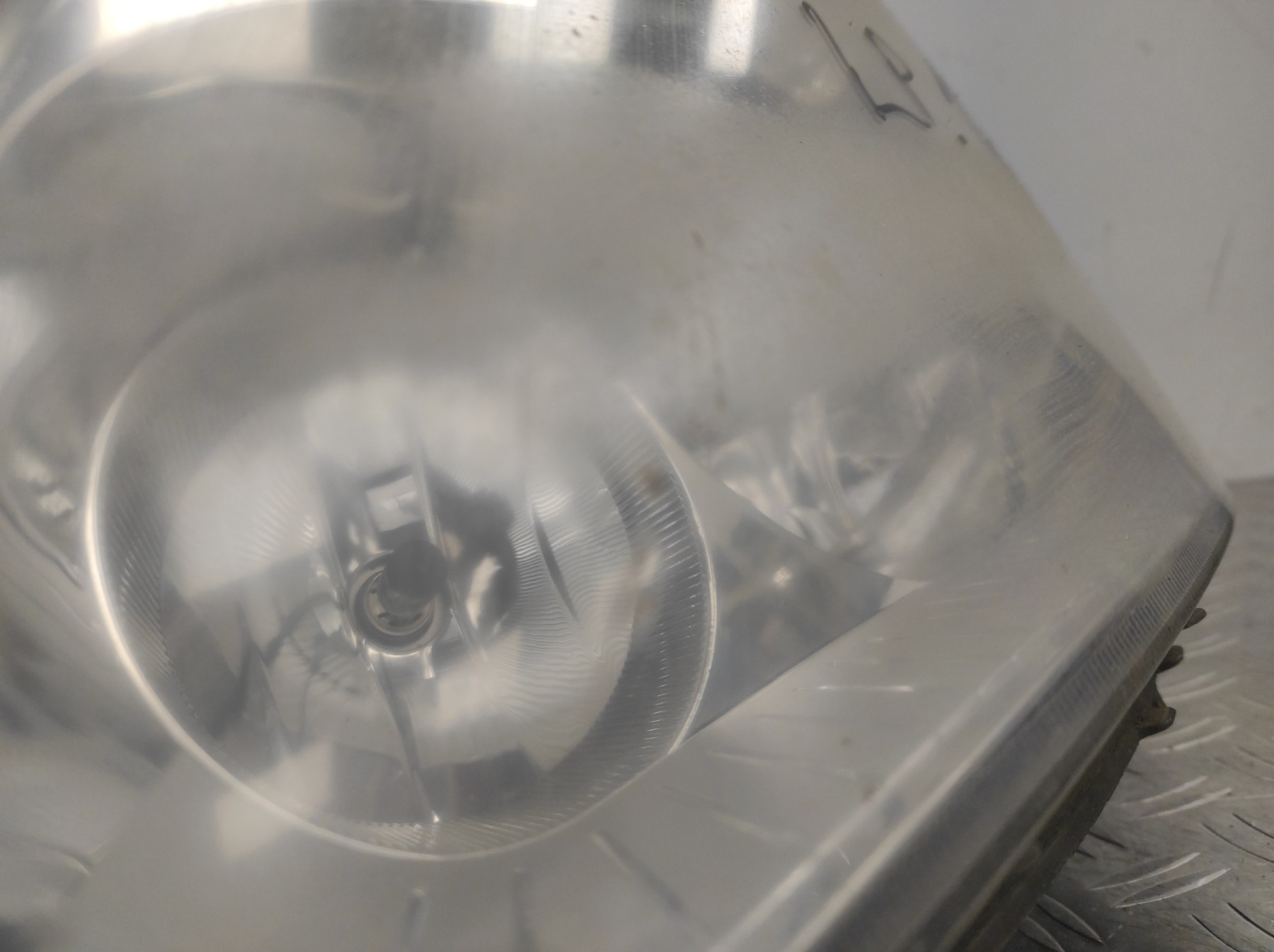 Optique avant principal gauche (feux)(phare) MERCEDES SPRINTER 2 PHASE 1 – A9068200561