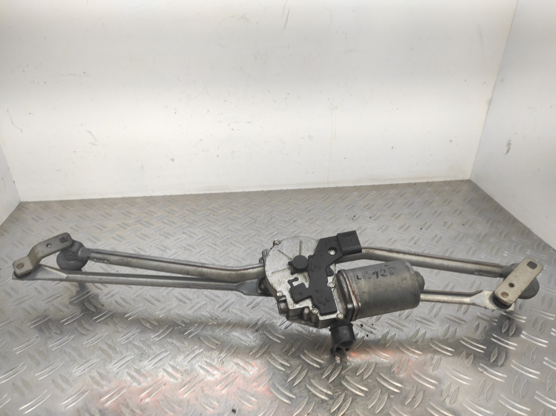 Moteur essuie glace avant MERCEDES SPRINTER 2 PHASE 1 – A9068200040