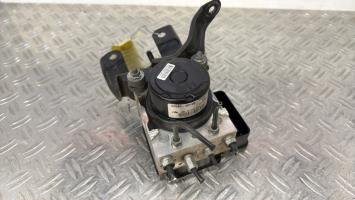 Bloc ABS (freins anti-blocage) TOYOTA YARIS 3 PHASE 1 – 895410D170