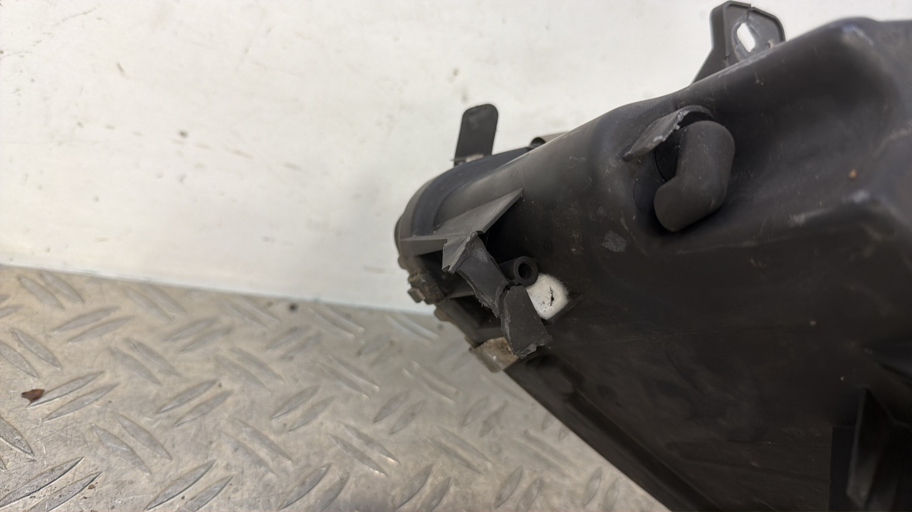 Optique avant principal droit (feux)(phare) MERCEDES VITO 639 PHASE 1 – A6398200261