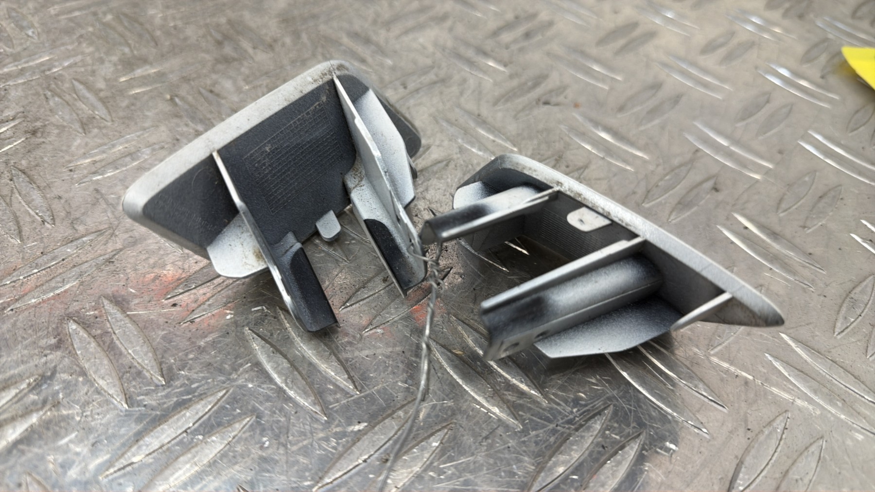 Moulure de pare choc avant BMW SERIE 2 F22 COUPE PHASE 1 – 7293885