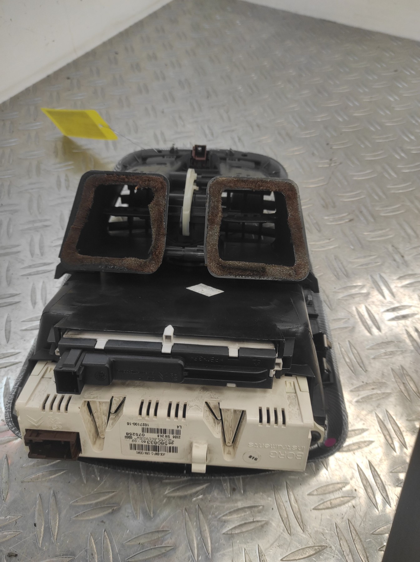 Console central (interieur plastique) PEUGEOT 207 PHASE 1 CABRIOLET – 9658083380