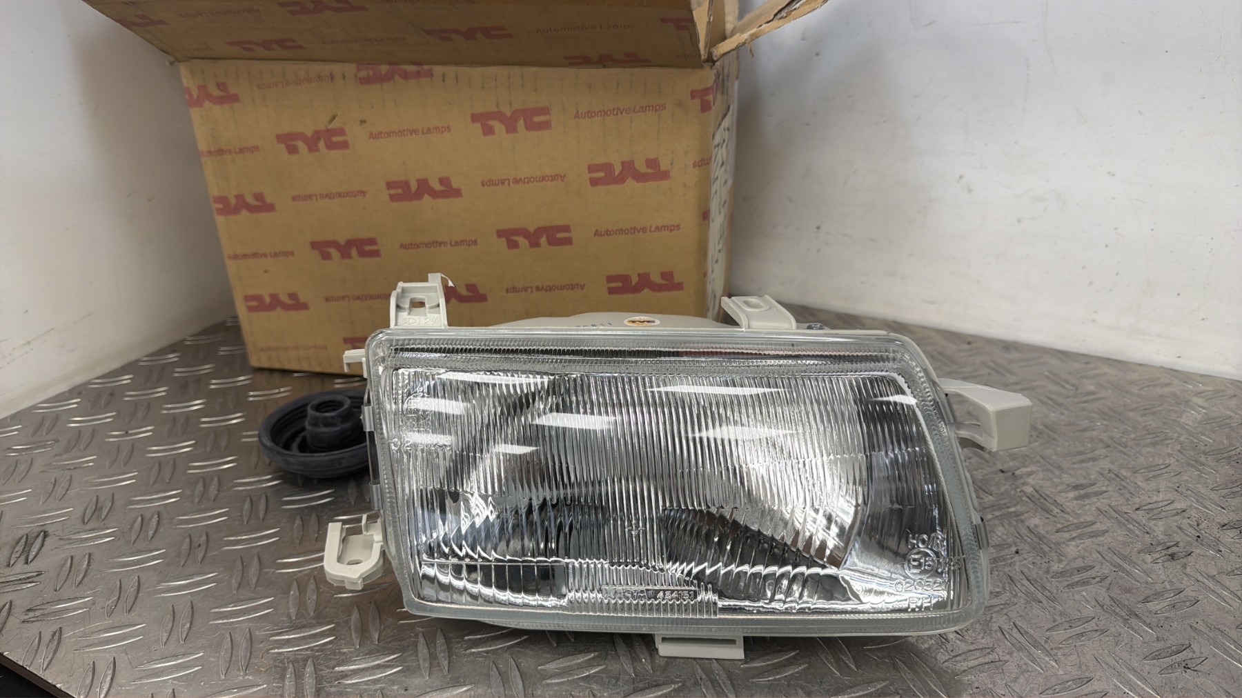 Optique avant principal droit (feux)(phare) OPEL ASTRA F PHASE 1 – 203415052