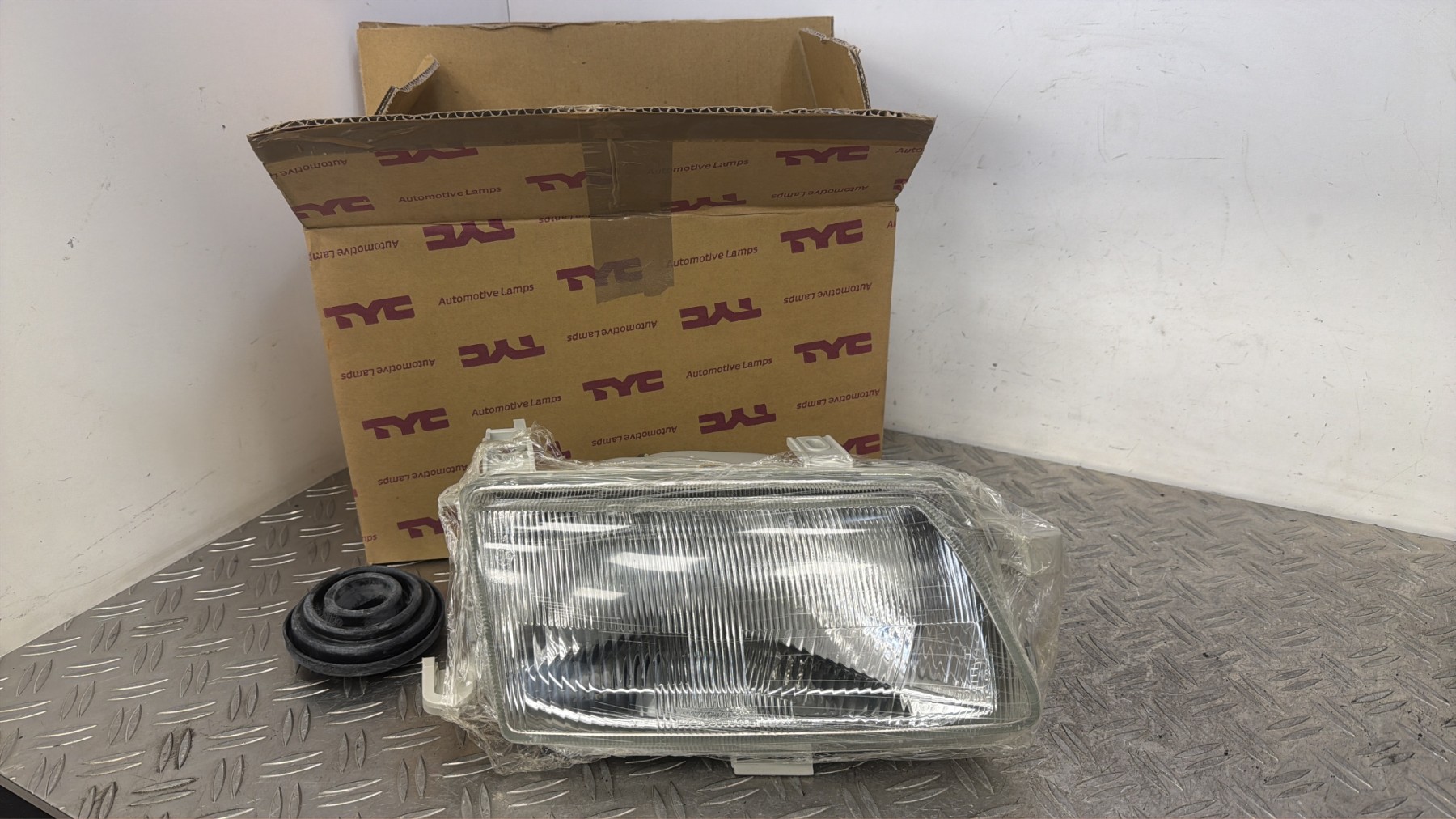 Optique avant principal droit (feux)(phare) OPEL ASTRA F PHASE 1 – 203102452