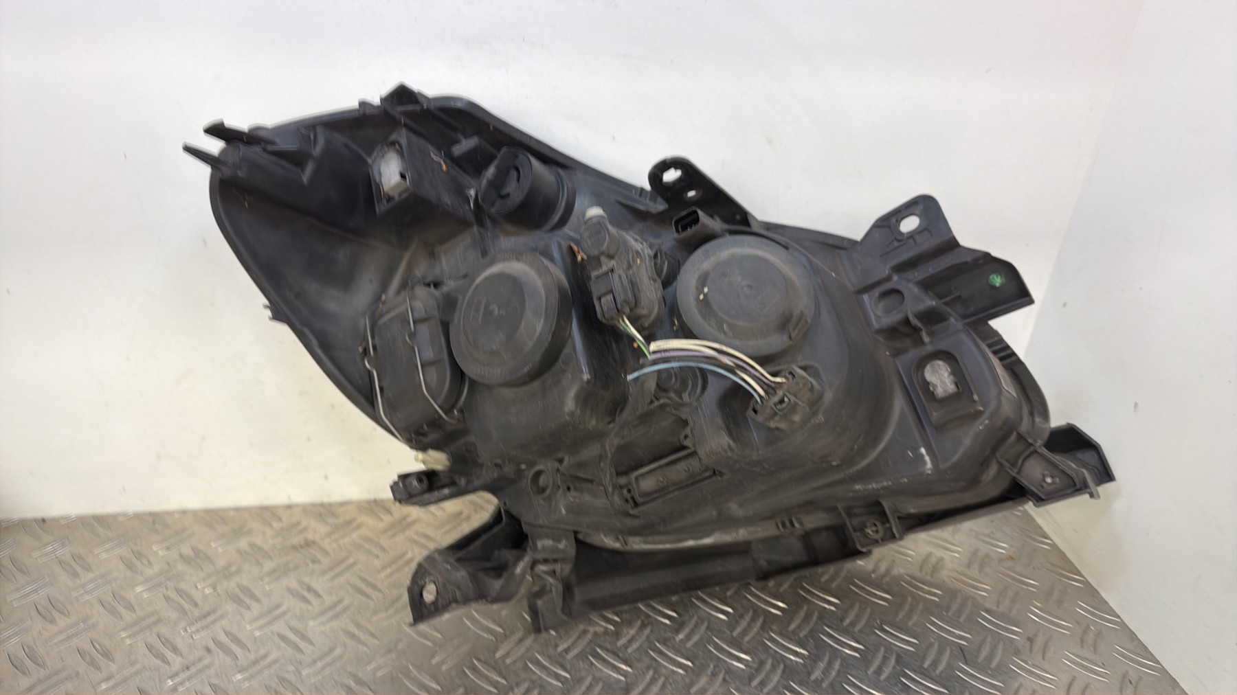 Optique avant principal gauche (feux)(phare) RENAULT CLIO 3 PHASE 1 – 8200261610