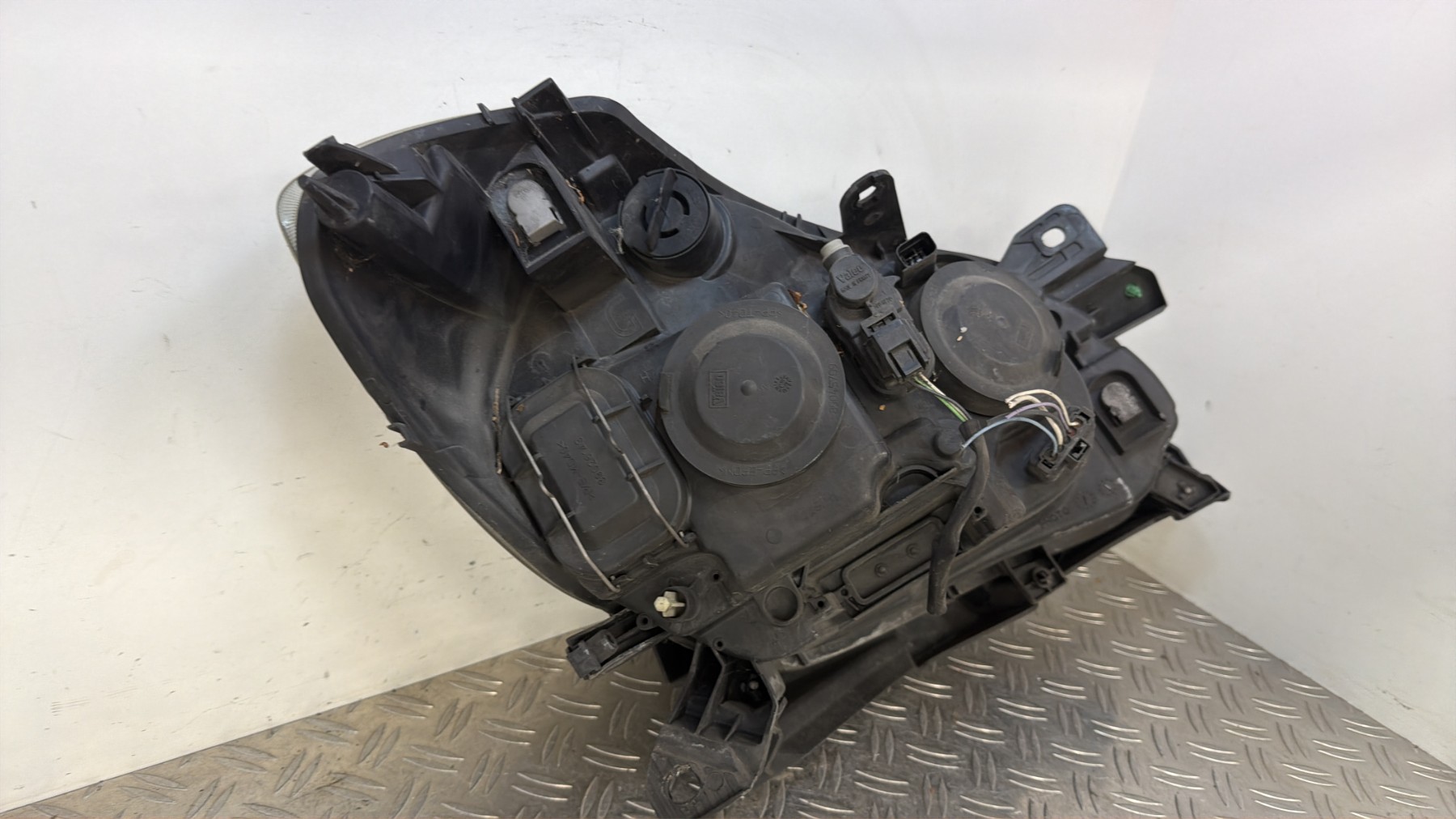 Optique avant principal gauche (feux)(phare) RENAULT CLIO 3 PHASE 1 – 8200261610