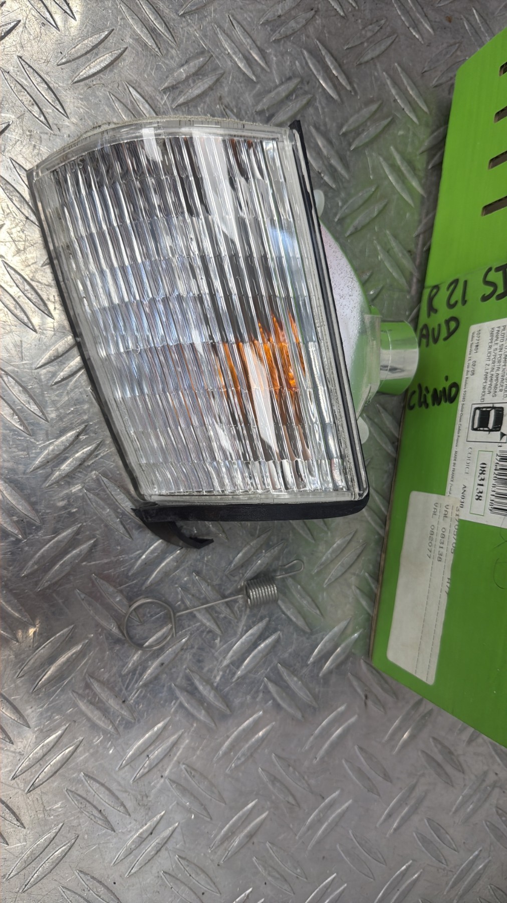 Repetiteur clignotant avant droit  (Feux) RENAULT CLIO 2 PHASE 2 – 83138