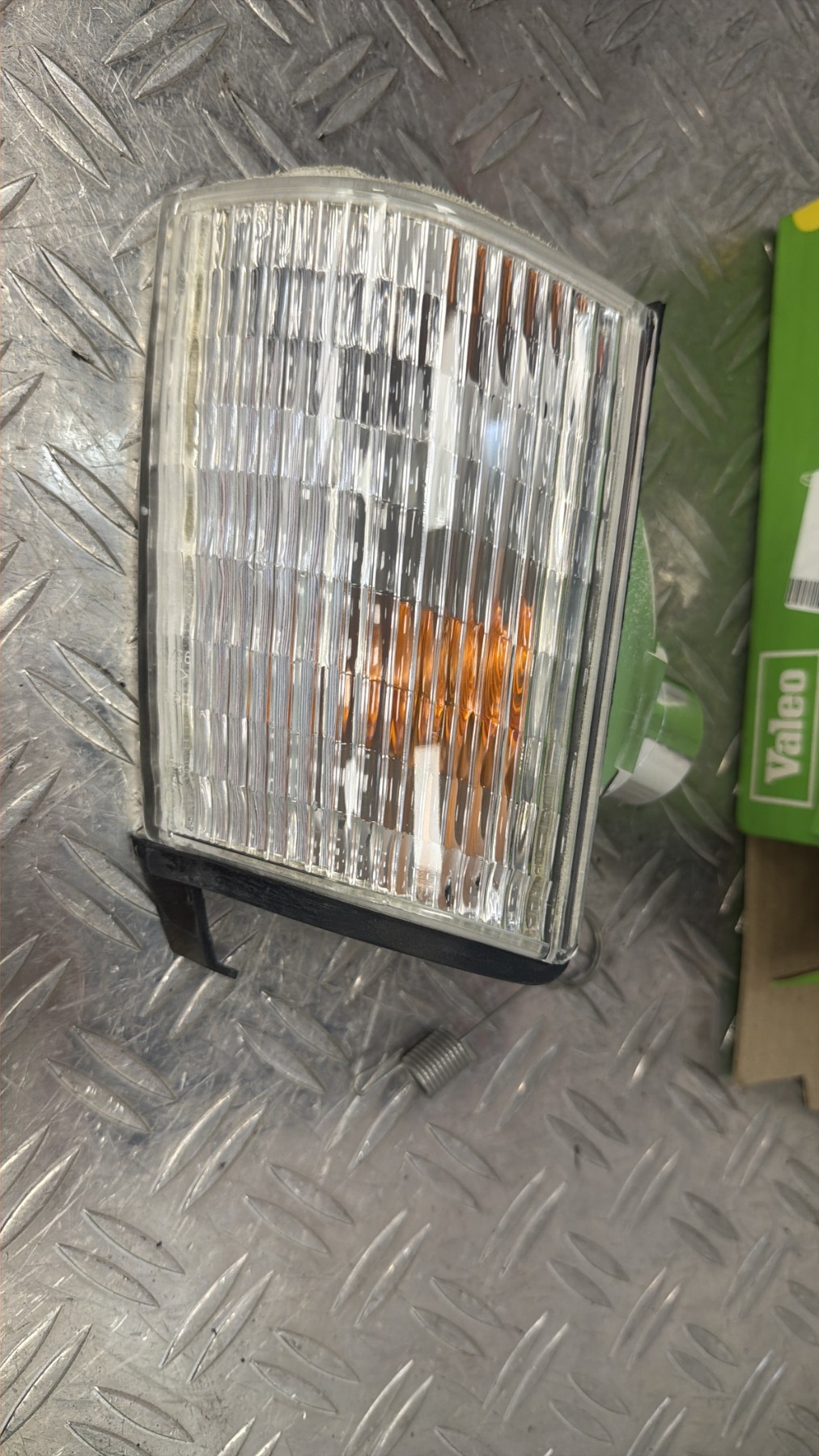 Repetiteur clignotant avant droit  (Feux) RENAULT R21 PHASE 2 – 83138