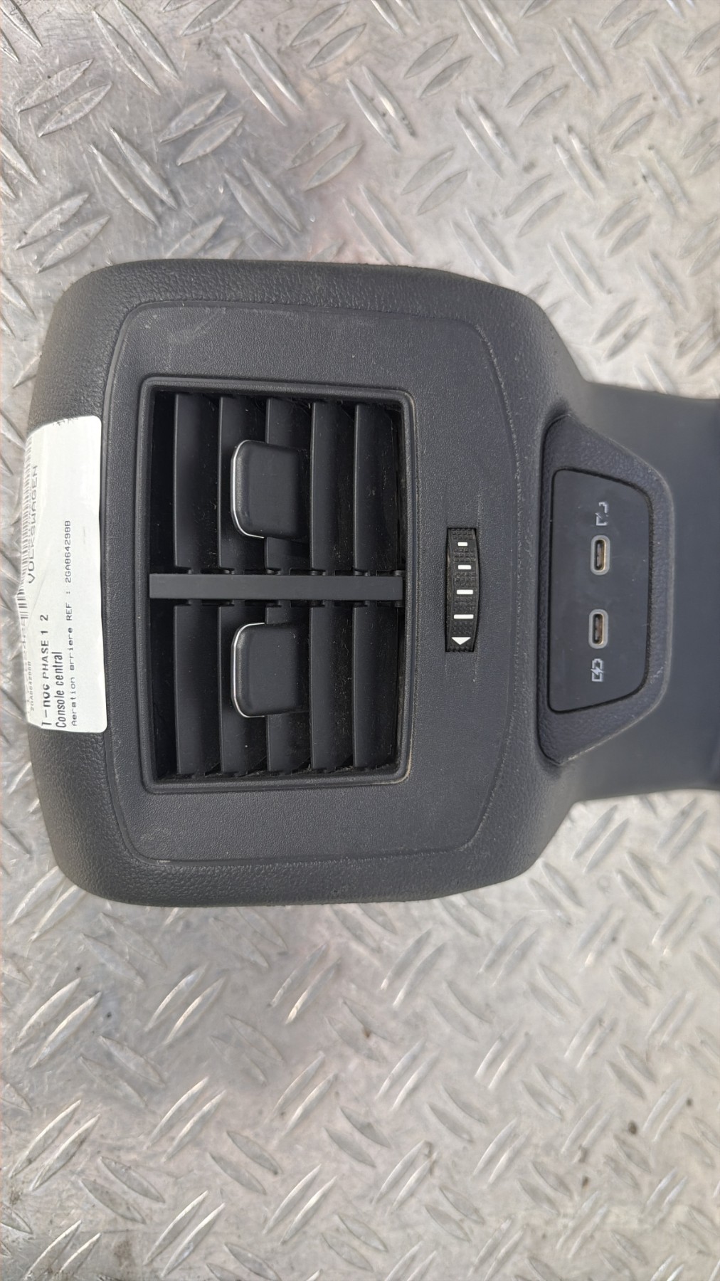 Console central (interieur plastique) VOLKSWAGEN T-ROC PHASE 1 – 2GA864298B