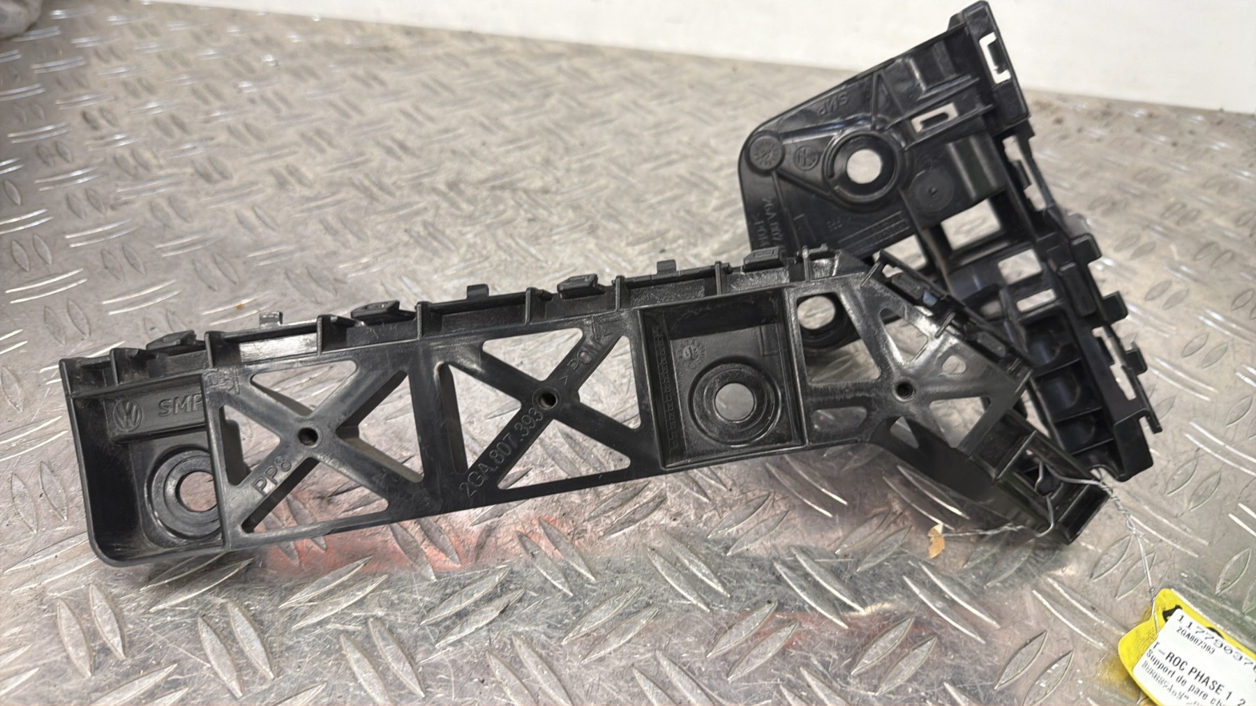 Support de pare chocs arriere VOLKSWAGEN T-ROC PHASE 1 – 2GA807393