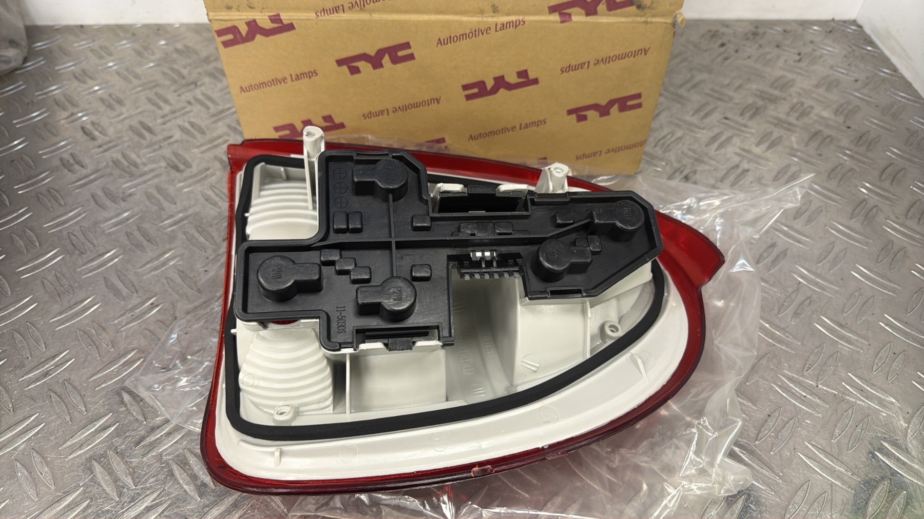 Feu arriere principal gauche (feux) OPEL CORSA B PHASE 1 – 115030052