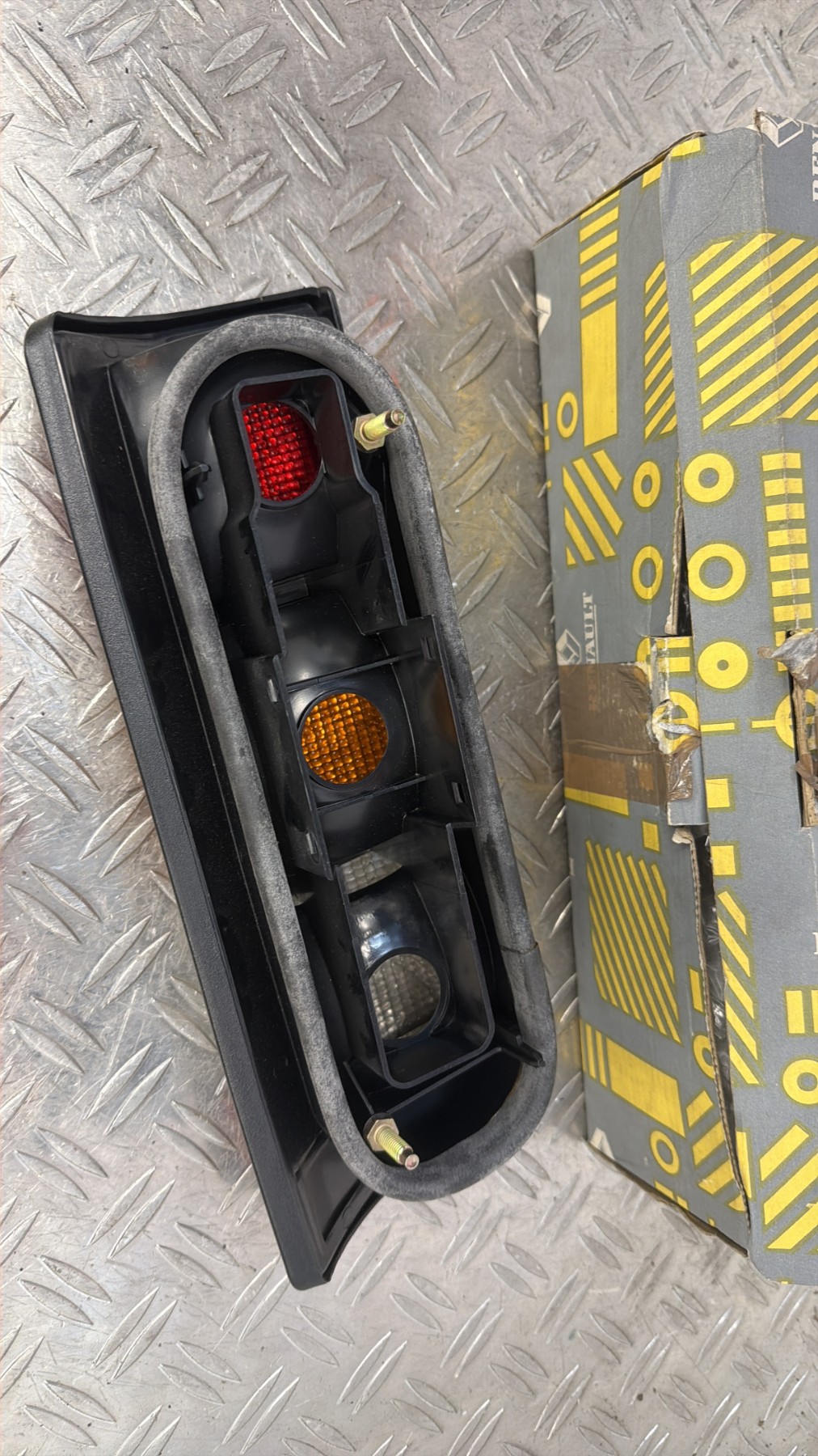 Feu arriere principal droit (feux) RENAULT EXPRESS PHASE 2 – 7701031916