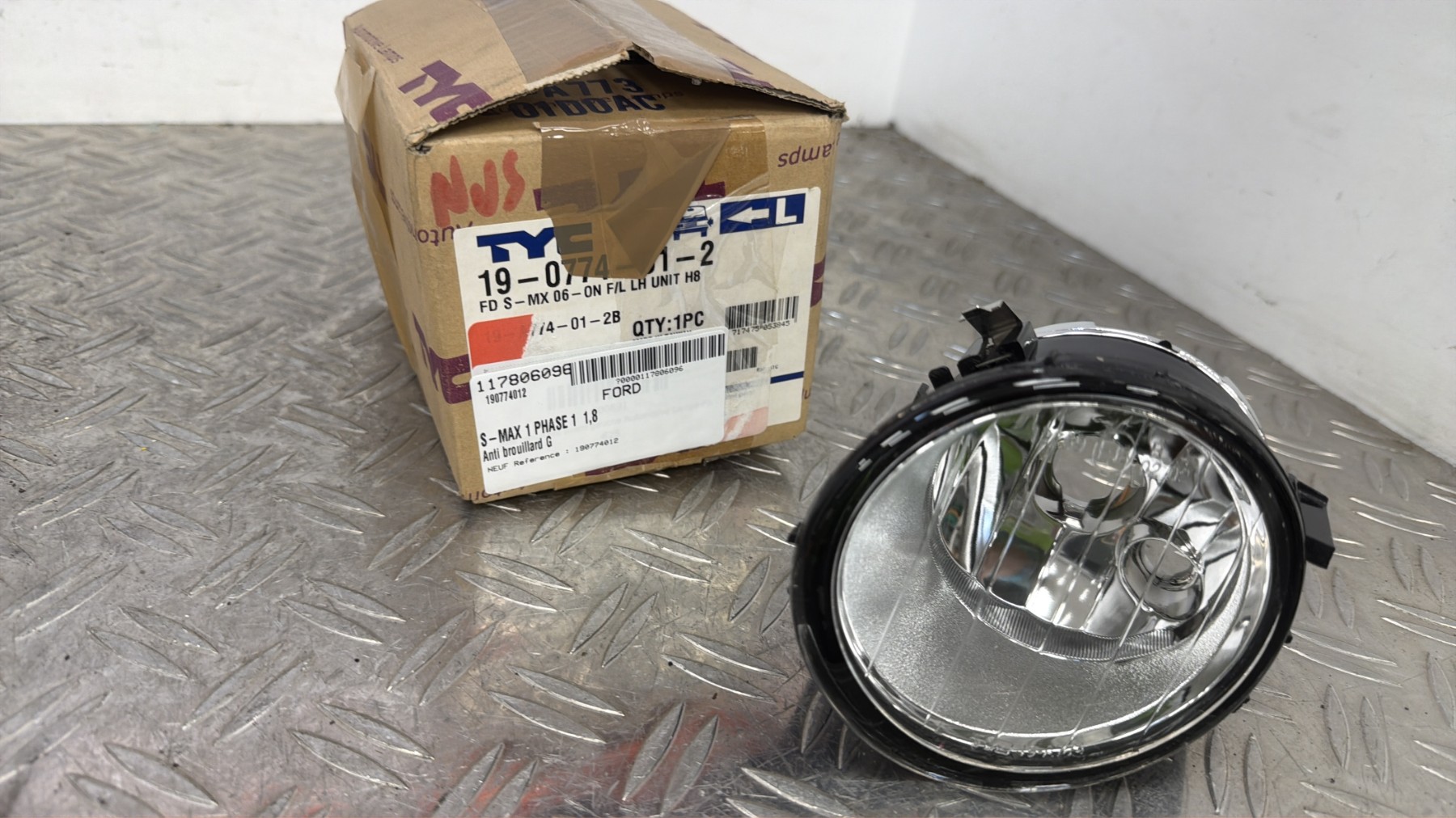 Anti brouillard gauche (feux) FORD S-MAX 1 PHASE 1 – 190774012