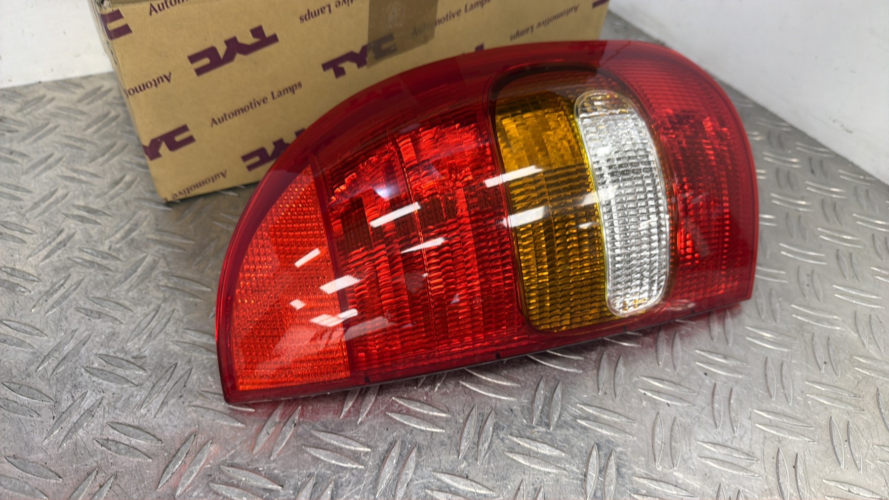 Feu arriere principal droit (feux) OPEL CORSA B PHASE 2 – 110377012