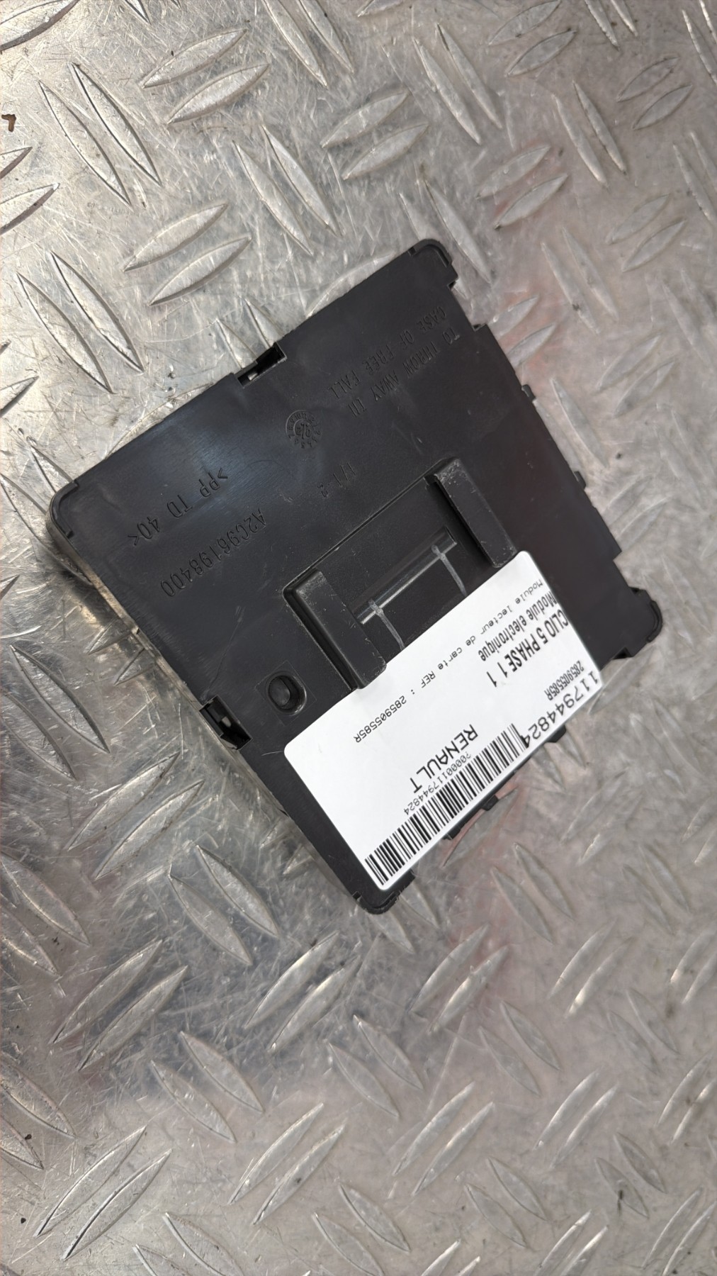 Module électronique RENAULT CLIO 5 PHASE 1 – 285905585R