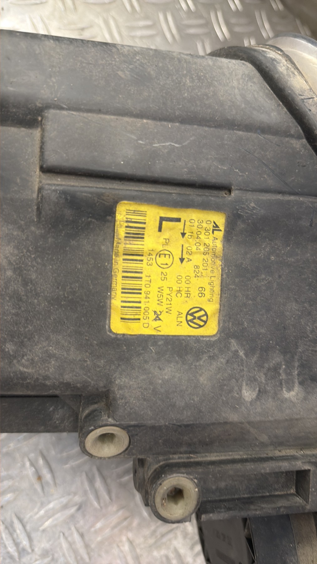 Optique avant principal gauche (feux)(phare) VOLKSWAGEN GOLF 5 – 1T0941005D