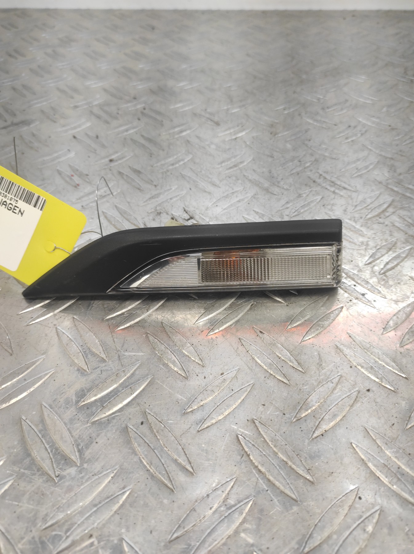 Repetiteur clignotant avant droit  (Feux) VOLKSWAGEN CADDY 4 – 2K5949102