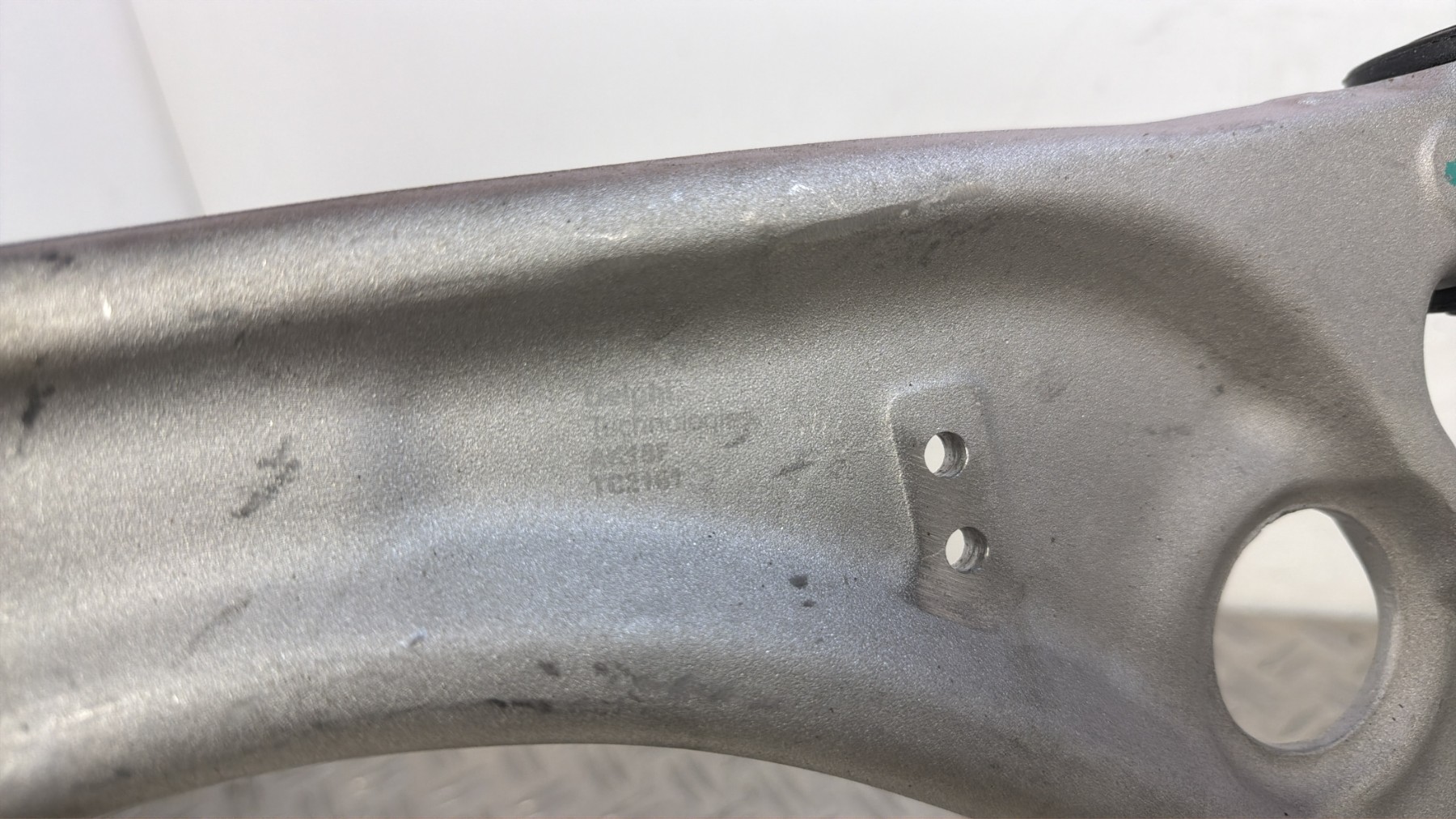 Bras de suspension superieur avant gauche AUDI Q3 1 PHASE 1 – TC2161