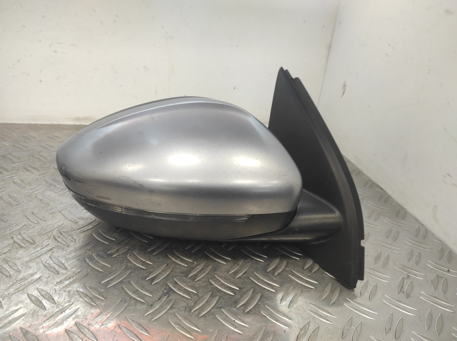 Retroviseur droit PEUGEOT 308 2 SW PHASE 1 BREAK – 98088637XT