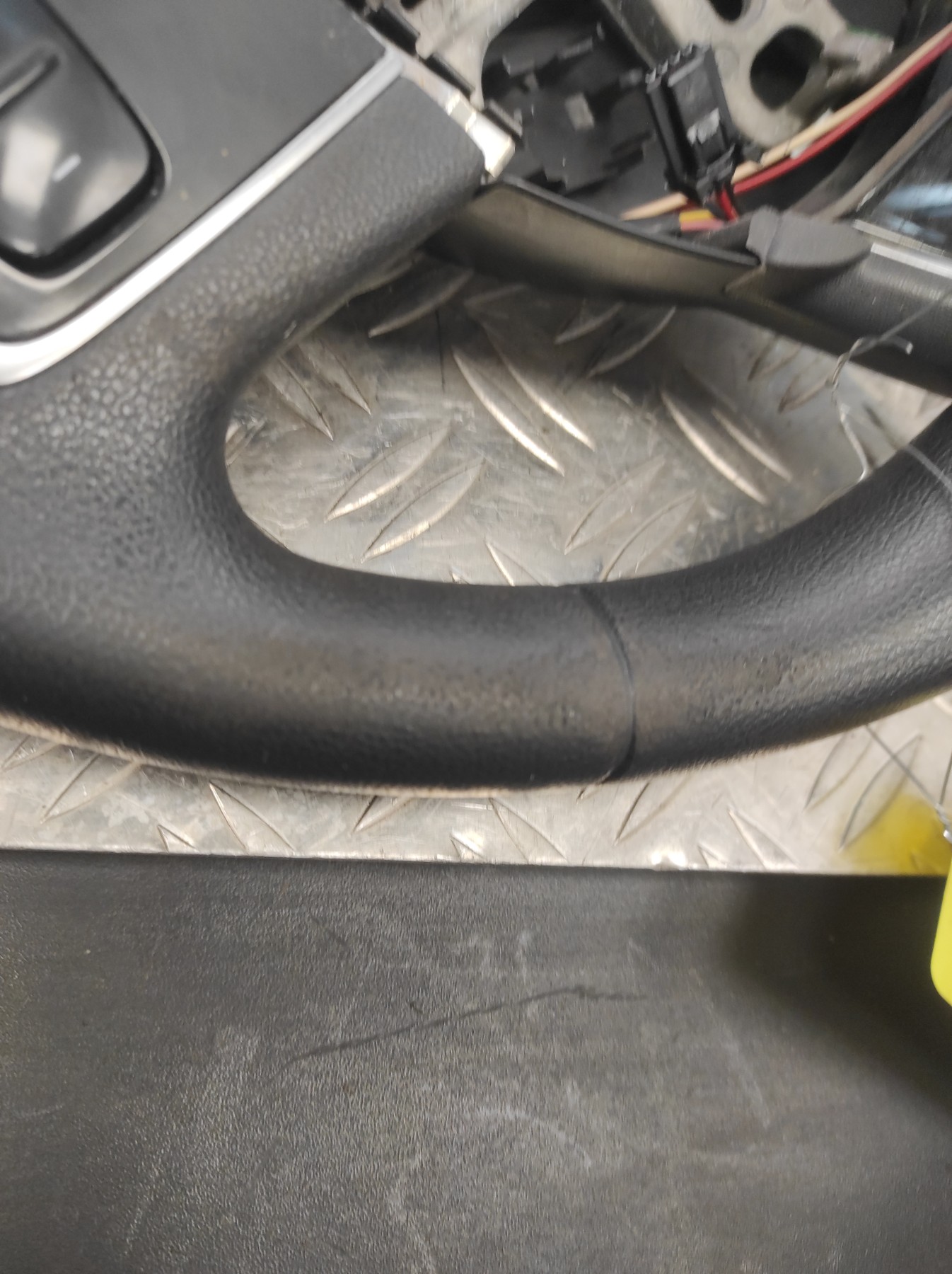 Volant RENAULT CLIO 4 PHASE 2 – 484006465R