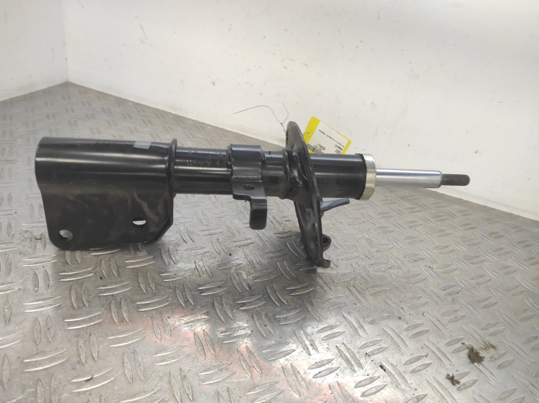 Amortisseur avant droit RENAULT VEL SATIS – 8200620346