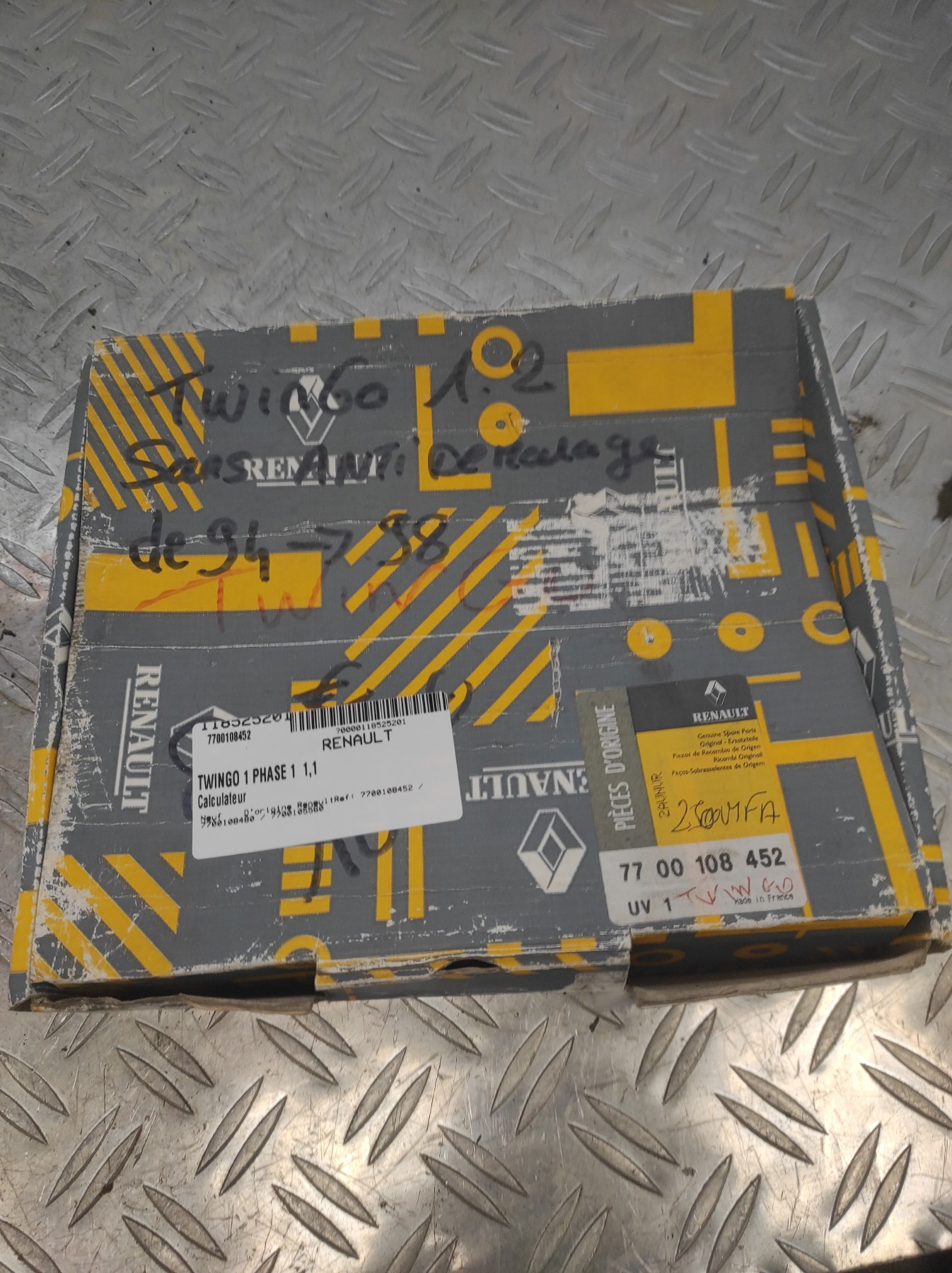 Calculateur RENAULT TWINGO 1 PHASE 1 – 7700108452