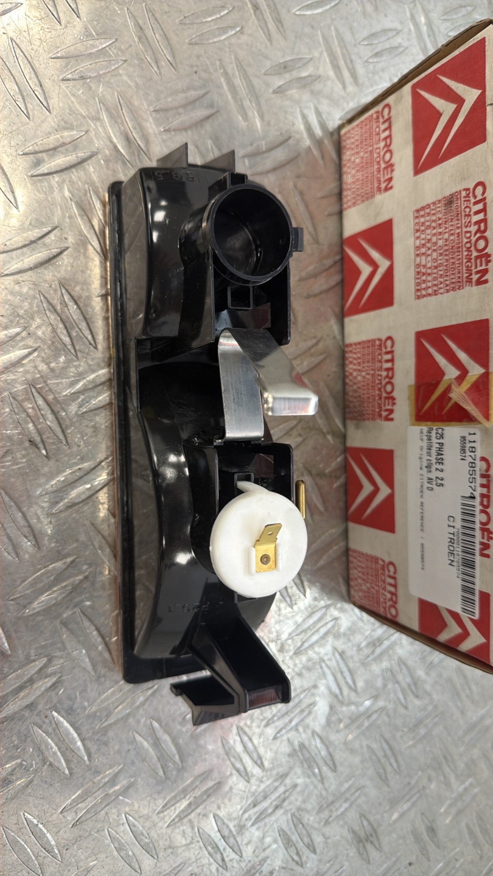 Repetiteur clignotant avant droit  (Feux) CITROEN C25 PHASE 2 – 95598574