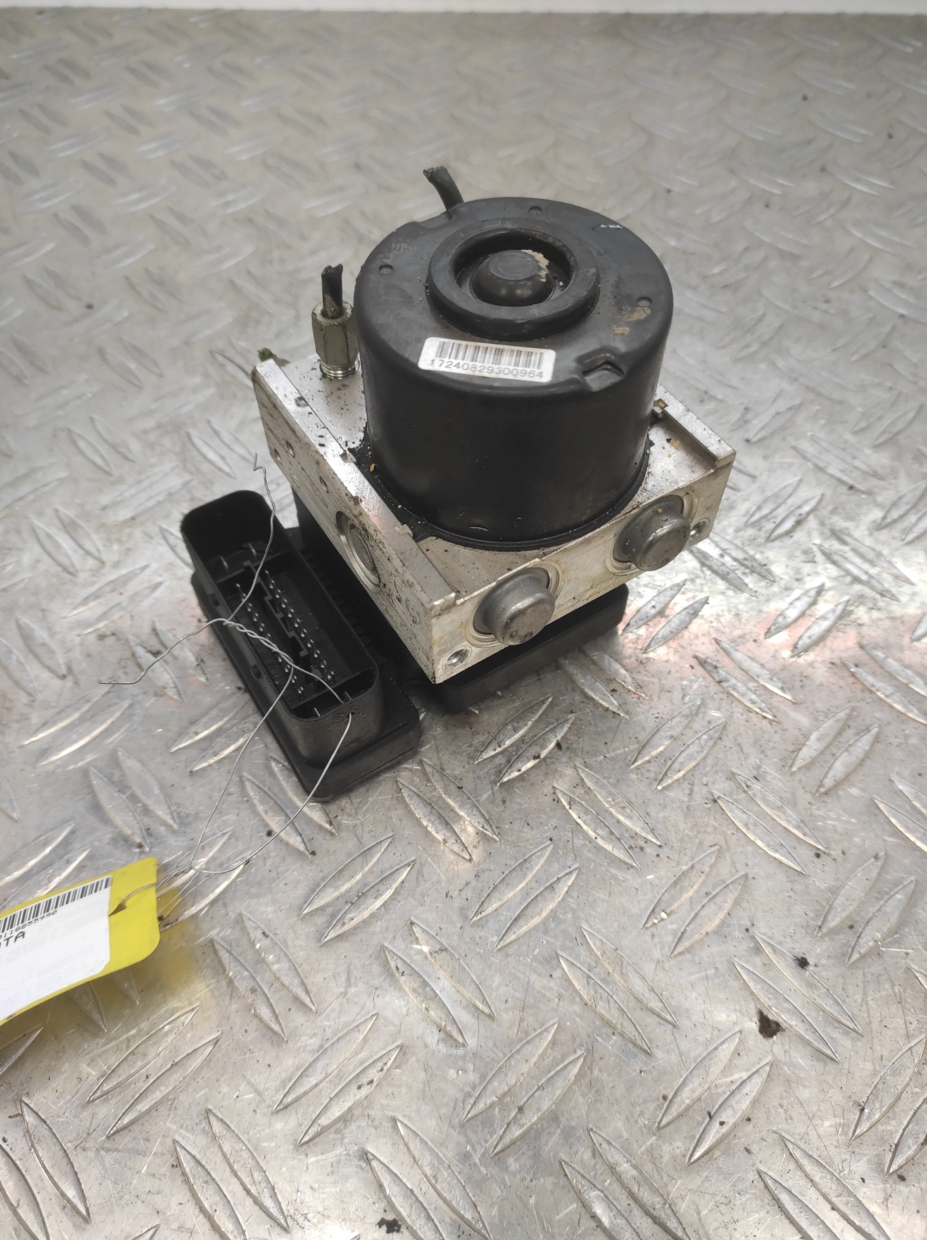 Bloc ABS (freins anti-blocage) TOYOTA YARIS 2 PHASE 1 – 445100D030