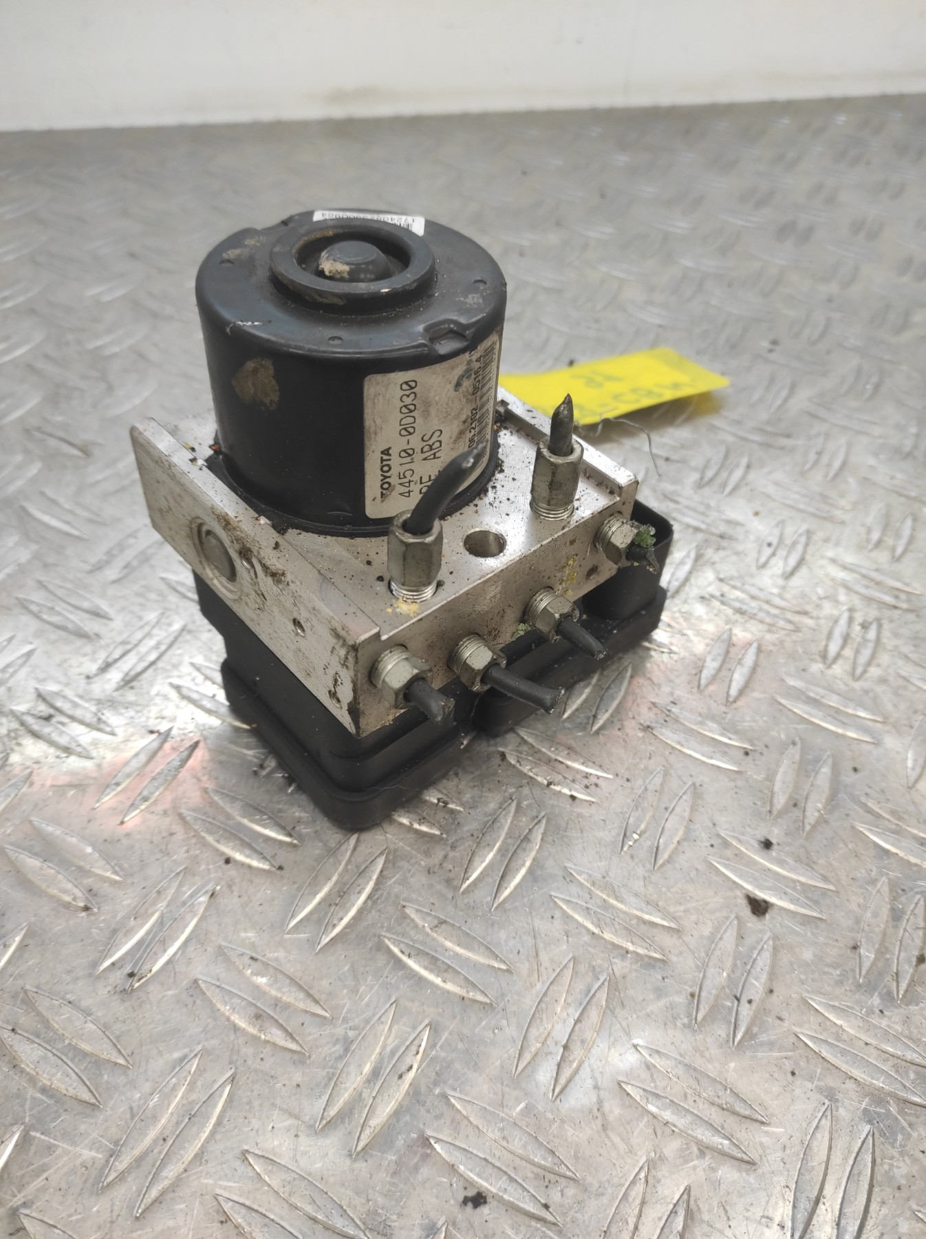 Bloc ABS (freins anti-blocage) TOYOTA YARIS 2 PHASE 1 – 445100D030