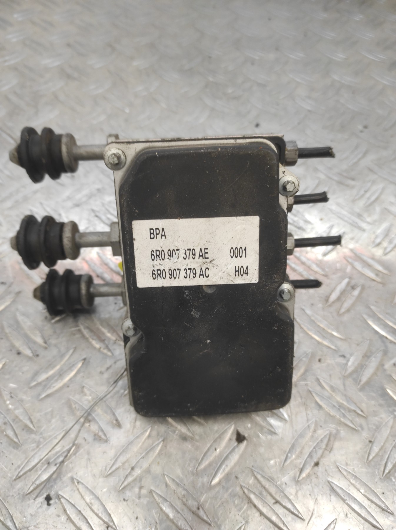 Bloc ABS (freins anti-blocage) VOLKSWAGEN POLO 5 PHASE 1 – 6R0907379AE