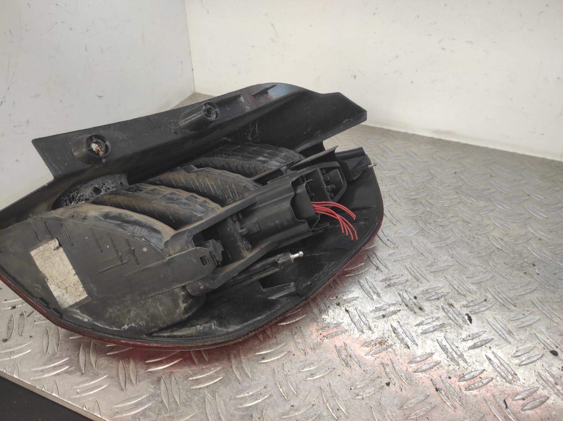 Feu arriere principal gauche (feux) RENAULT SCENIC 2 PHASE 1 – 8200493374