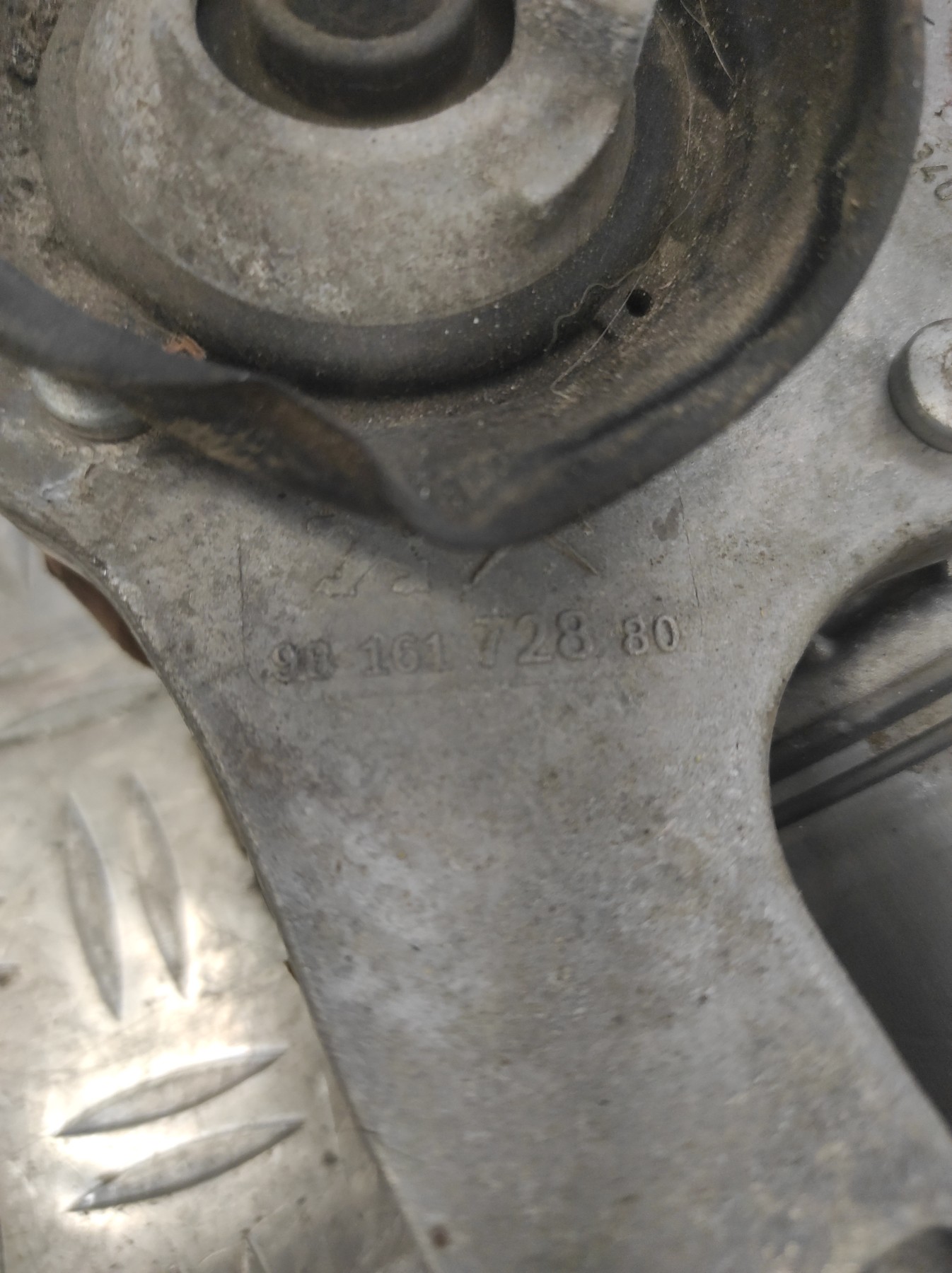 Moteur essuie glace avant droit CITROEN C4 SPACETOURER – 9816172880