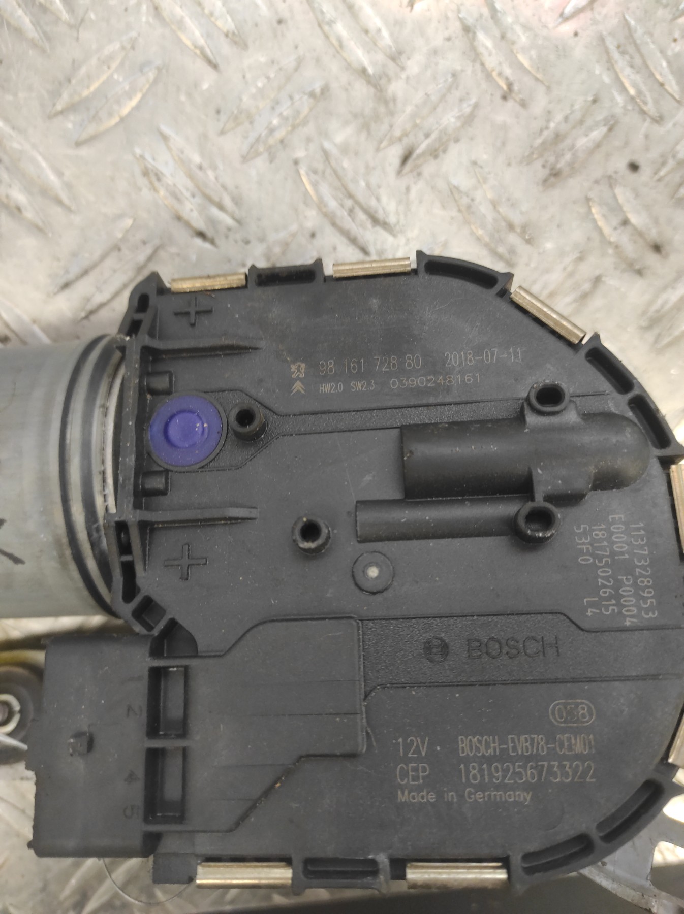 Moteur essuie glace avant droit CITROEN C4 SPACETOURER – 9816172880