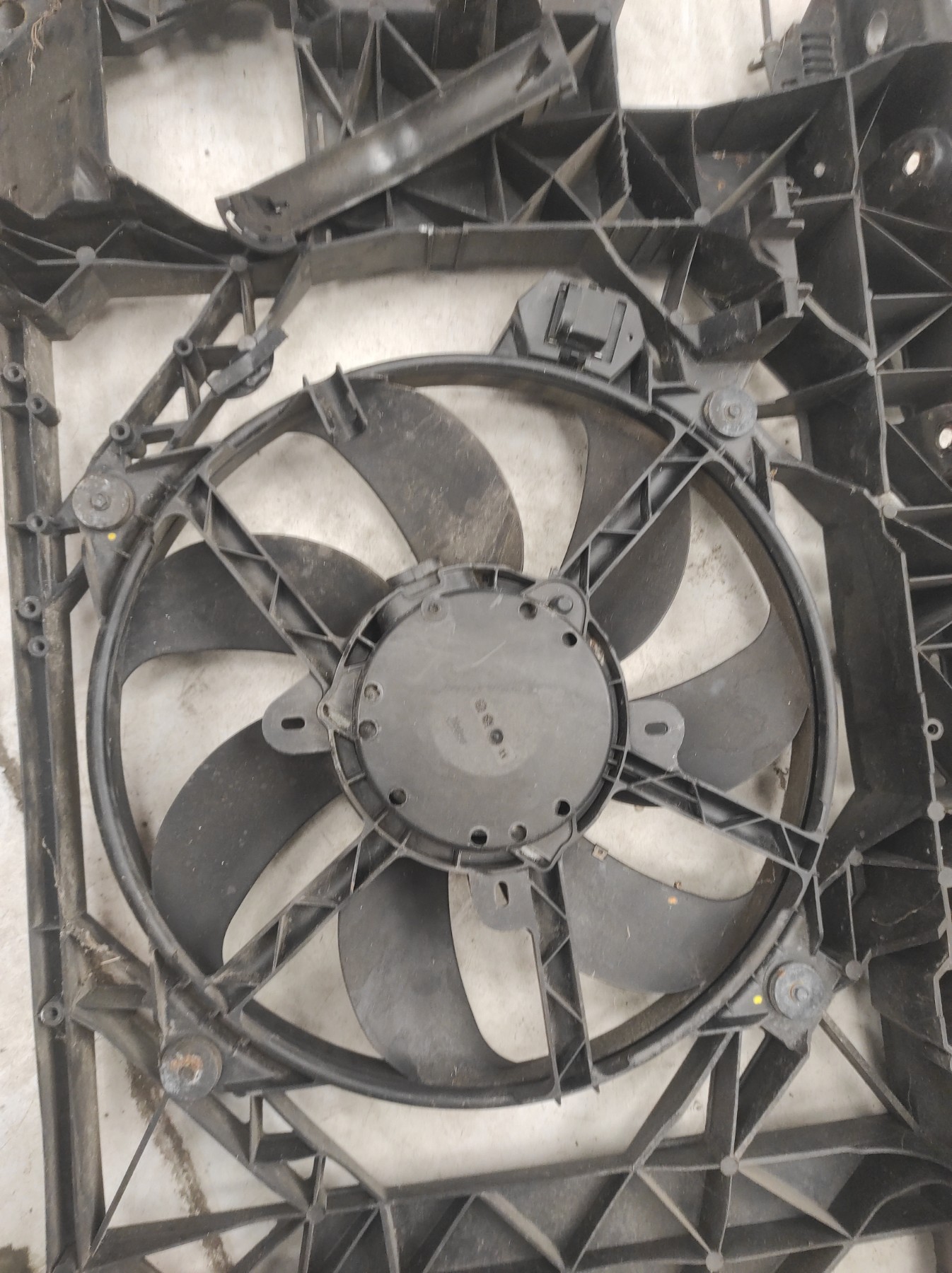 Support radiateur RENAULT SCENIC 3 PHASE 2 – 752100007R