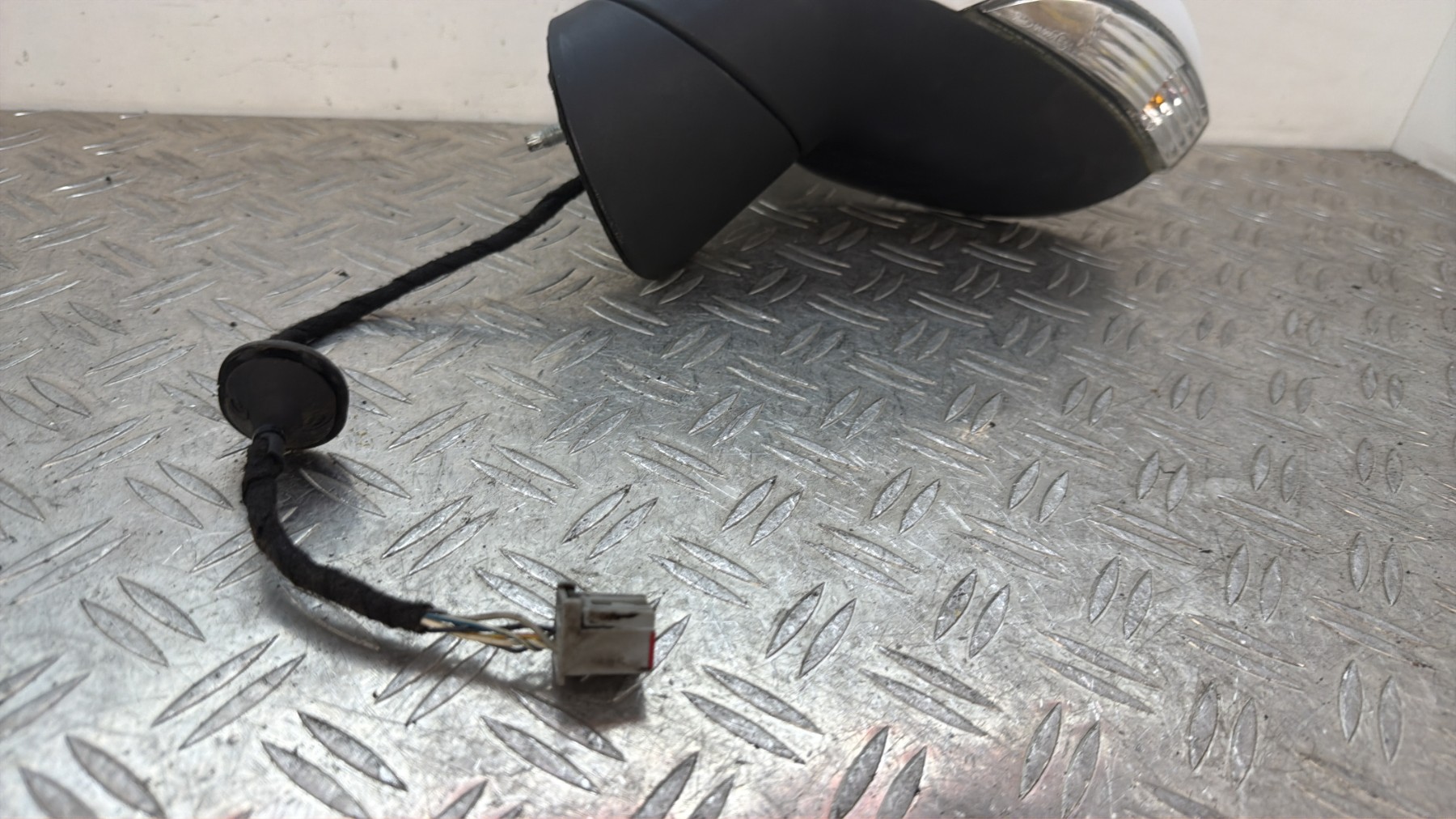 Retroviseur gauche FORD FIESTA 6 PHASE 1 – 1753824