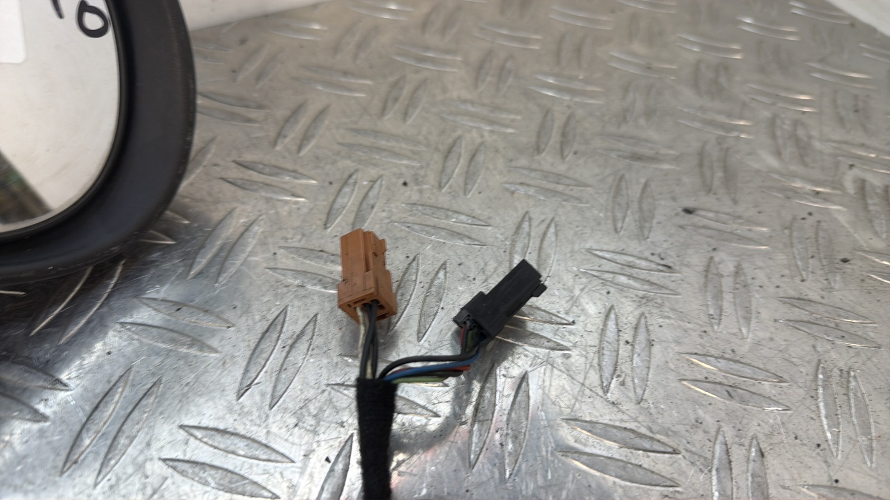 Retroviseur droit PEUGEOT 207 PHASE 2 – 96806501XT