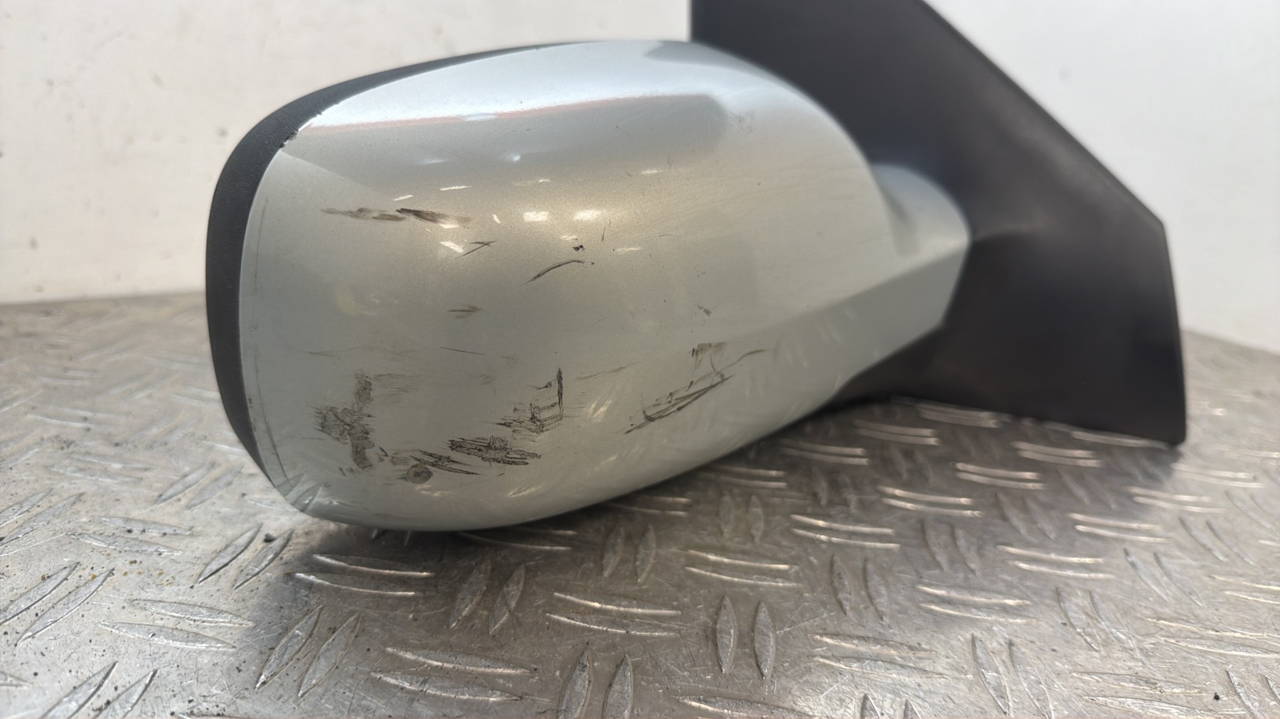 Retroviseur droit RENAULT MEGANE 2 PHASE 1 – 7701068378