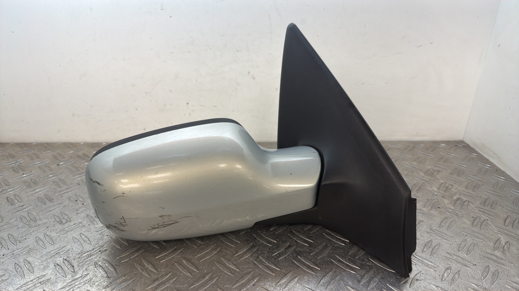 Retroviseur droit RENAULT MEGANE 2 PHASE 1 – 7701068378